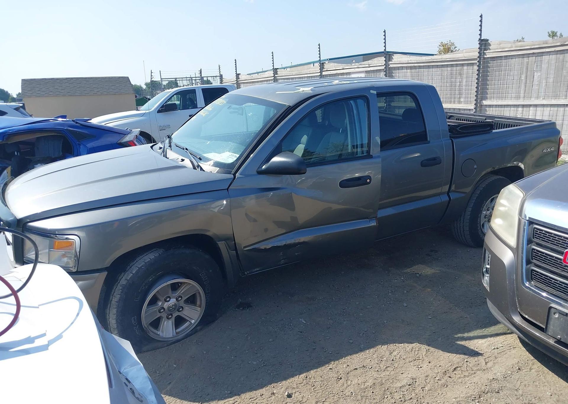 2011 RAM DAKOTA SXT