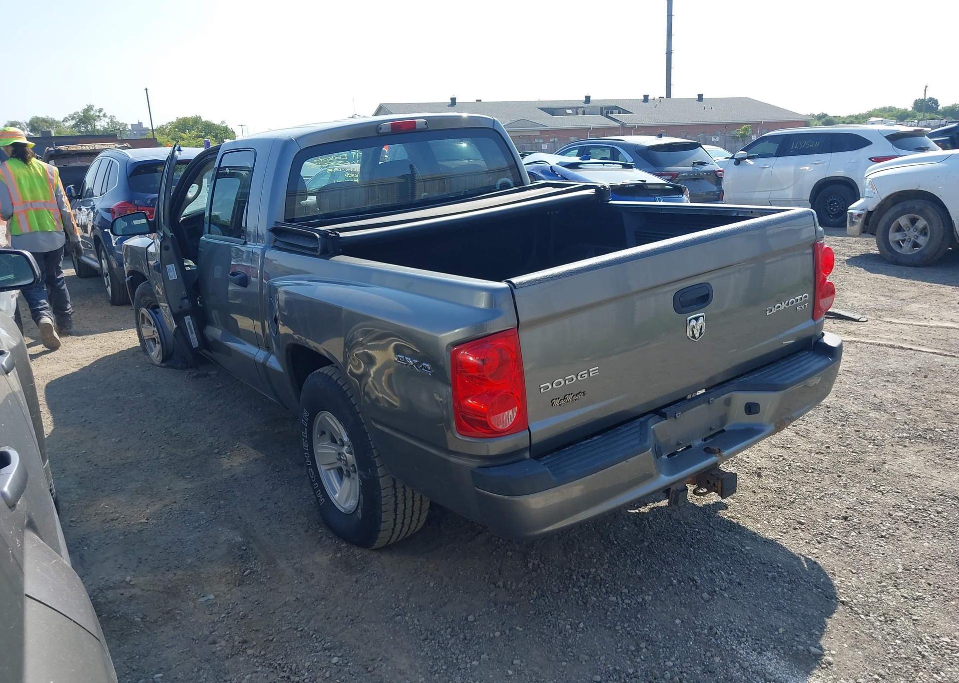 2011 RAM DAKOTA SXT