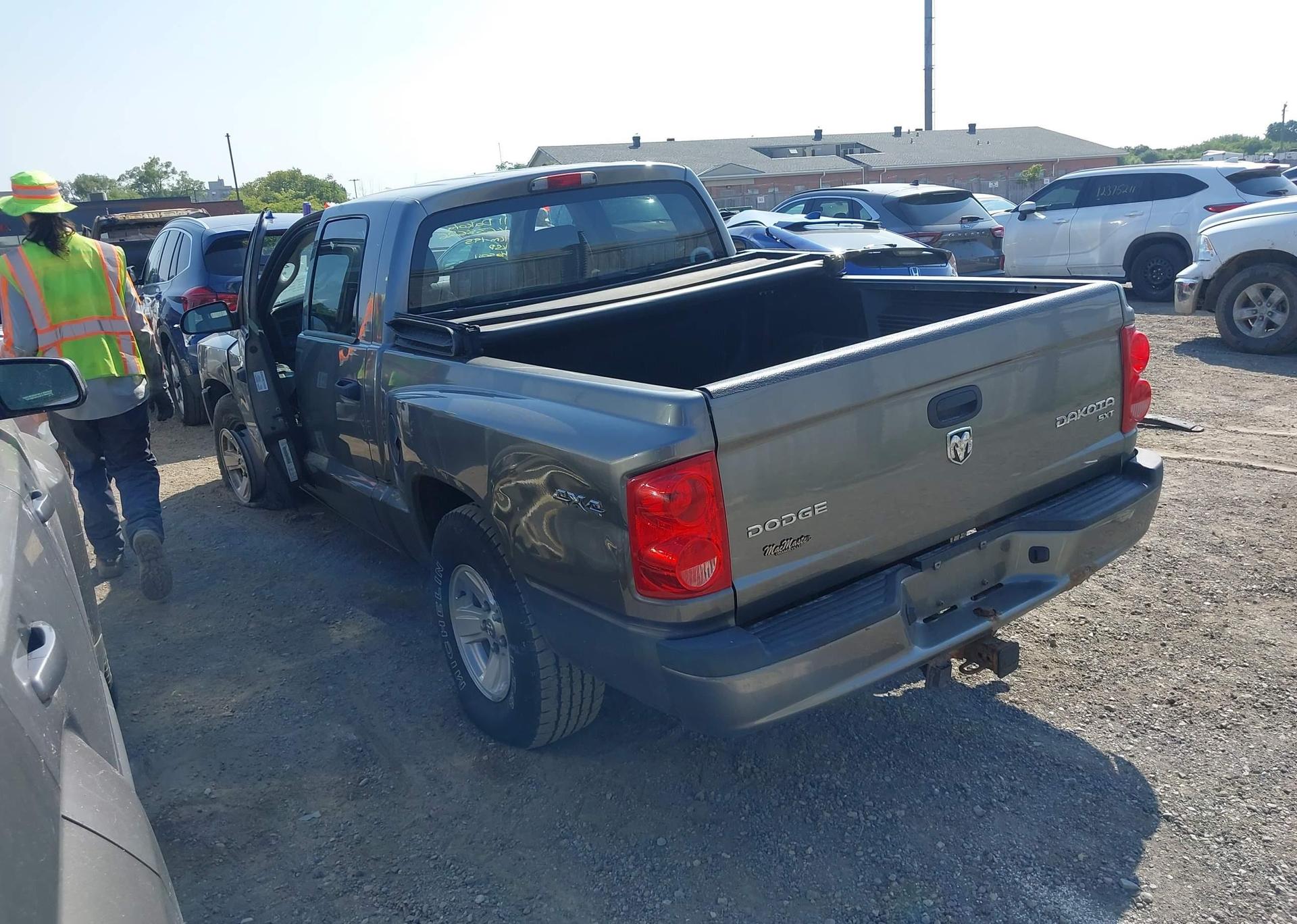 2011 RAM DAKOTA SXT