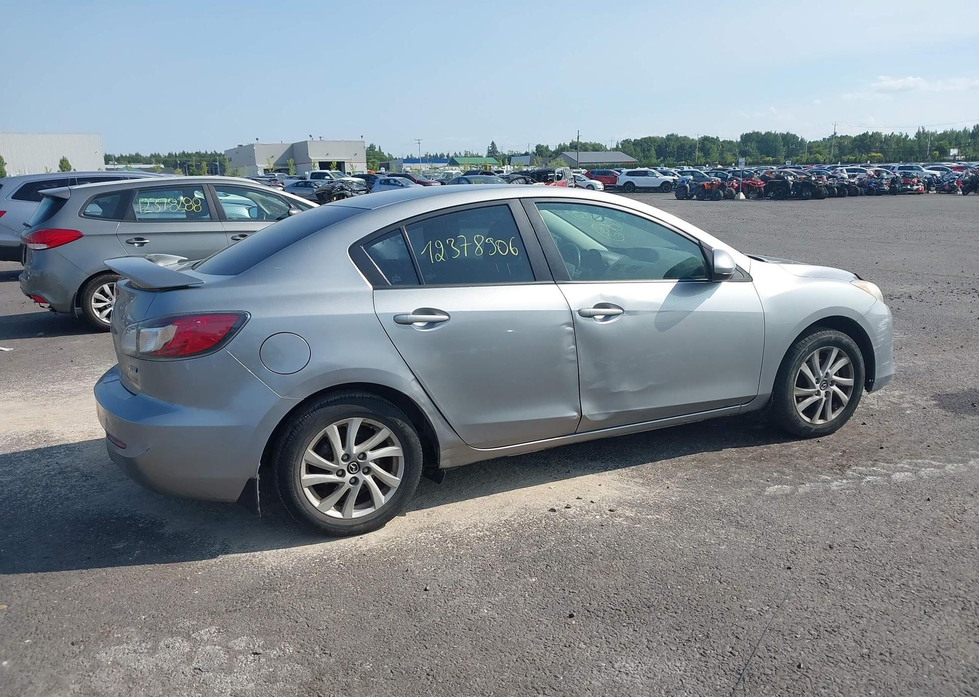 2013 MAZDA 3 I