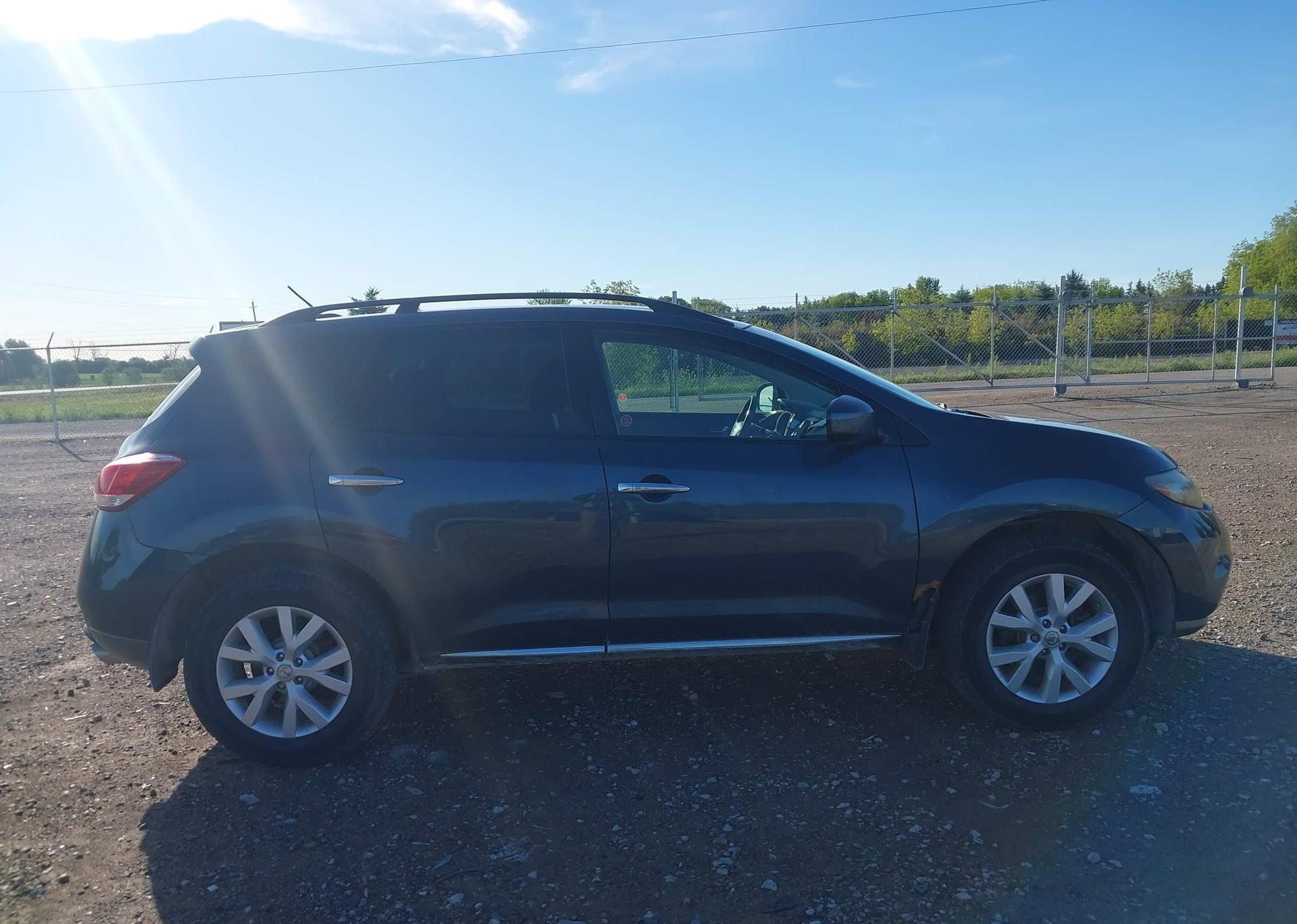 2011 NISSAN MURANO S