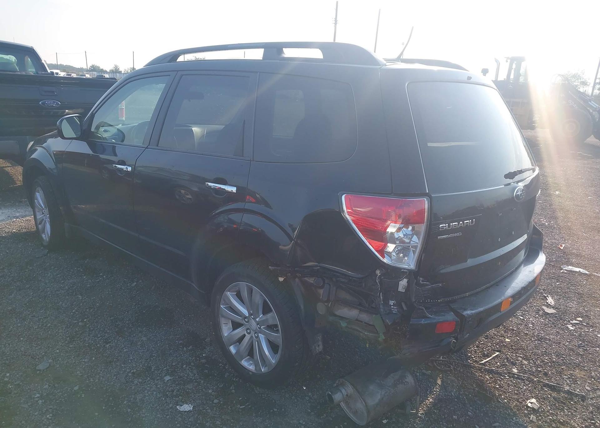 2011 SUBARU FORESTER 2.5 X LIMITED PACKAGE