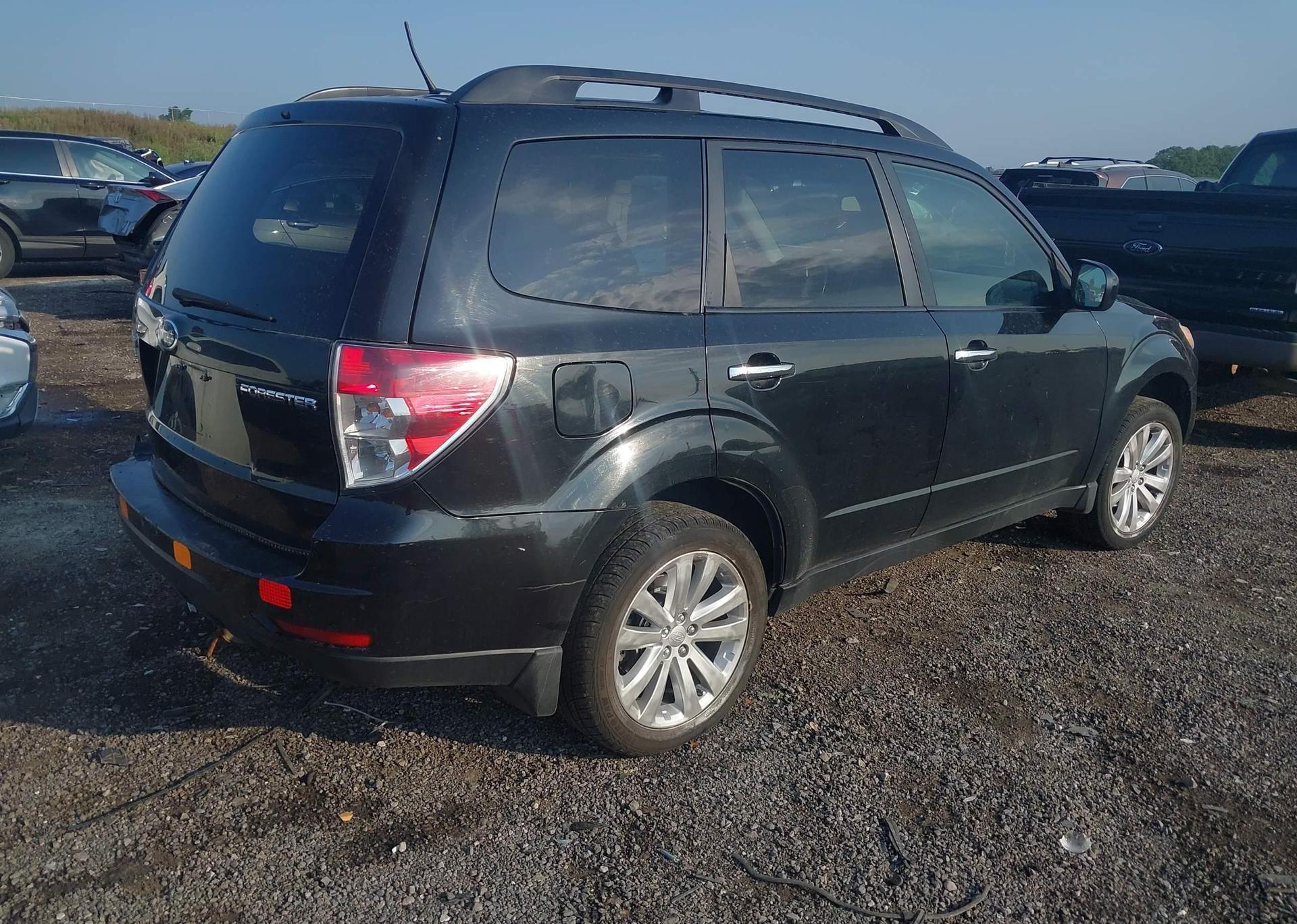 2011 SUBARU FORESTER 2.5 X LIMITED PACKAGE