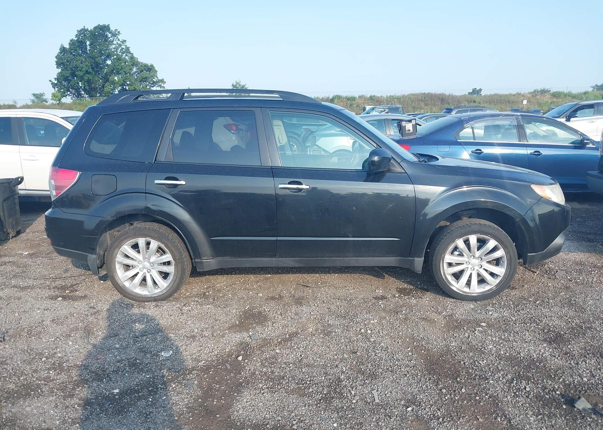 2011 SUBARU FORESTER 2.5 X LIMITED PACKAGE