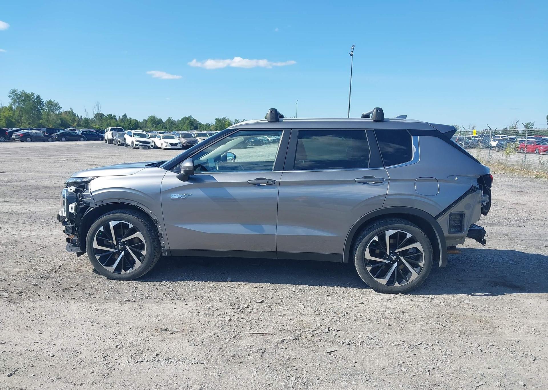2023 MITSUBISHI OUTLANDER PHEV LE