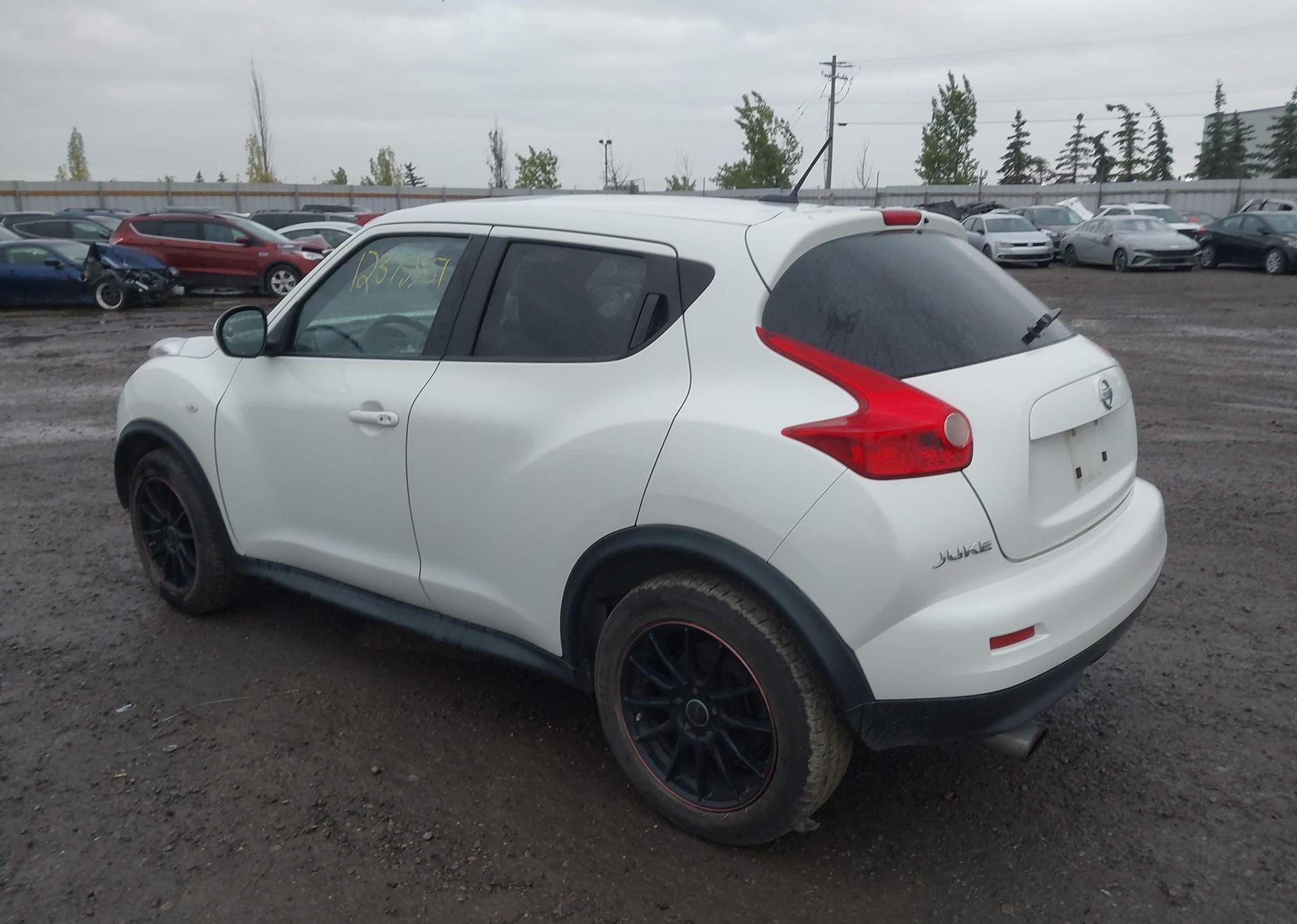 2013 NISSAN JUKE S