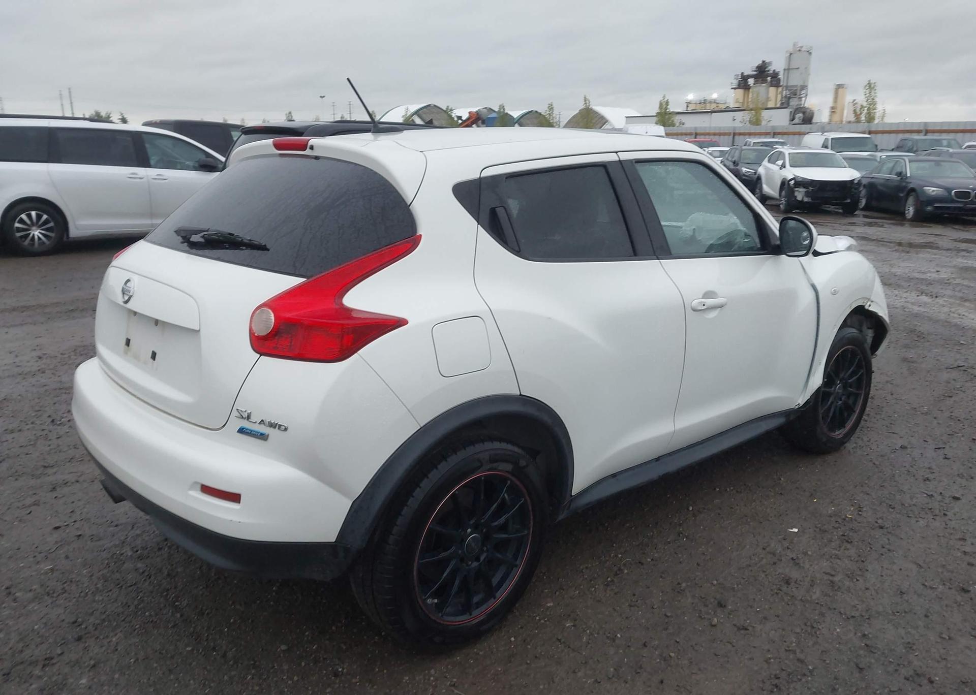 2013 NISSAN JUKE S