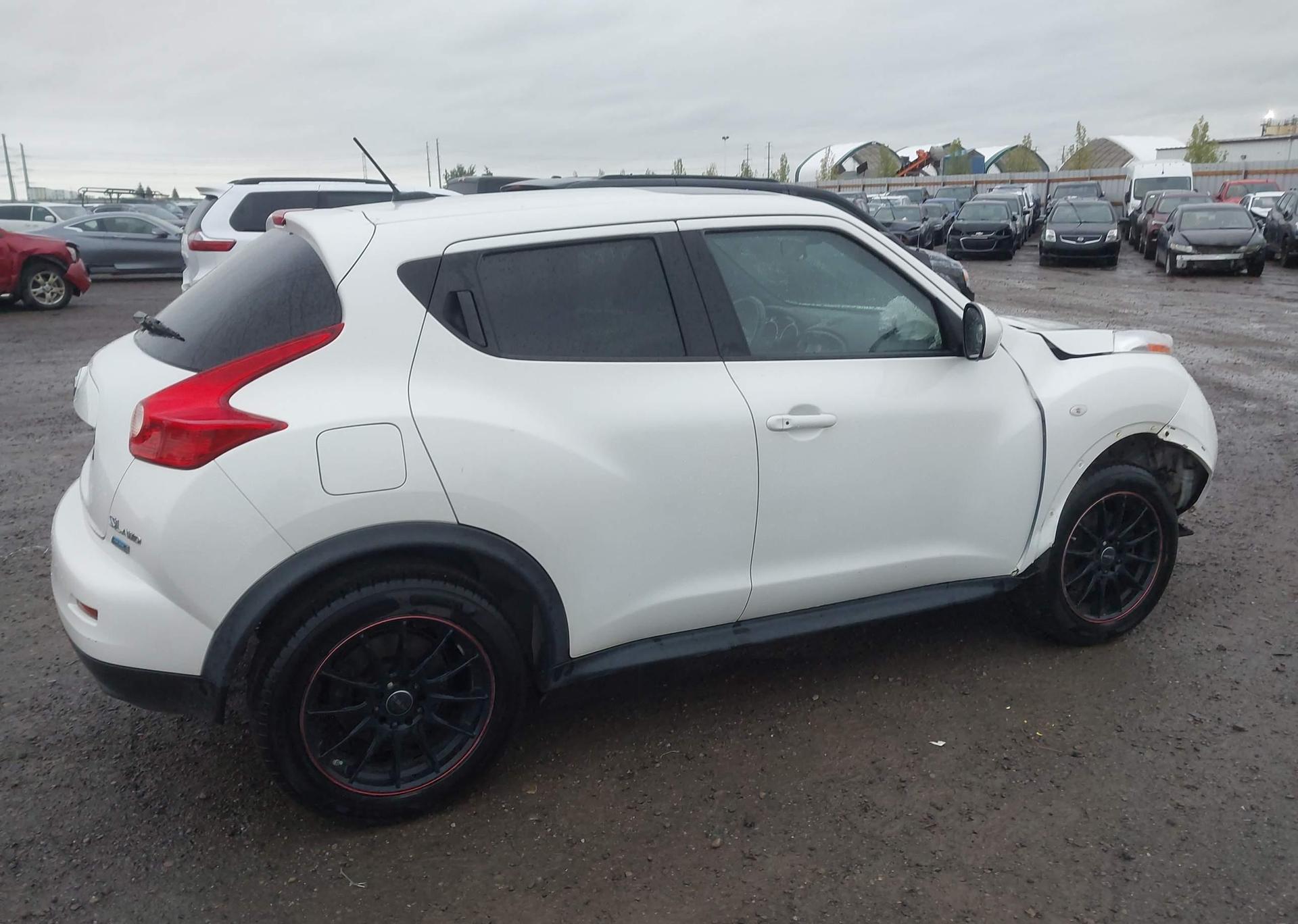 2013 NISSAN JUKE S