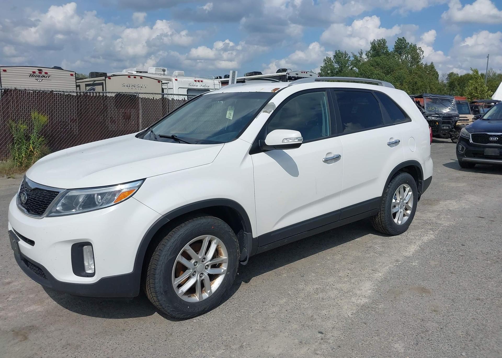 2015 KIA SORENTO LX