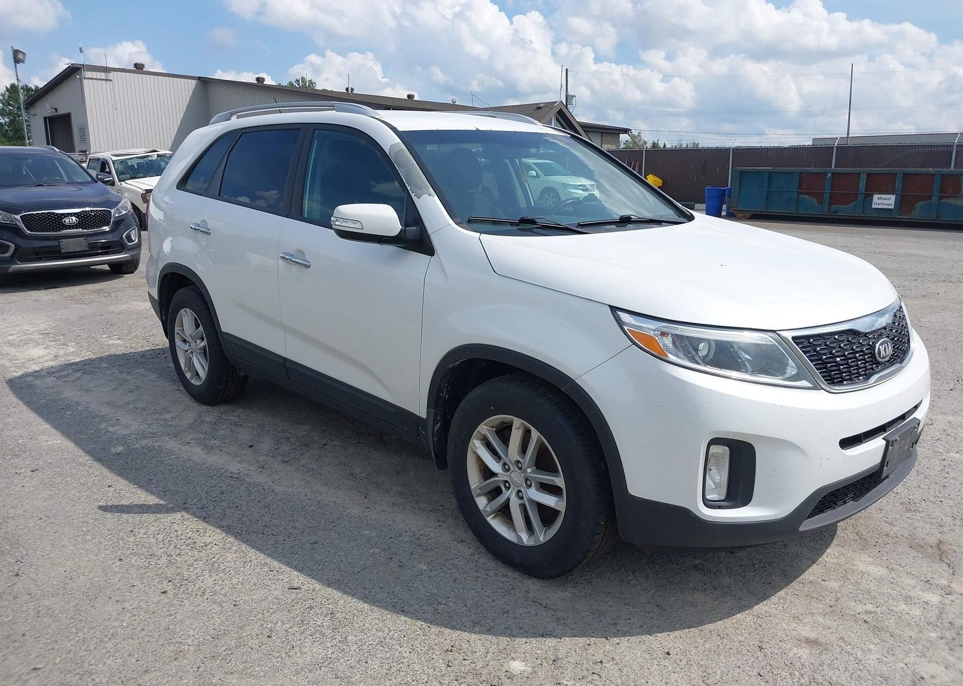 2015 KIA SORENTO LX