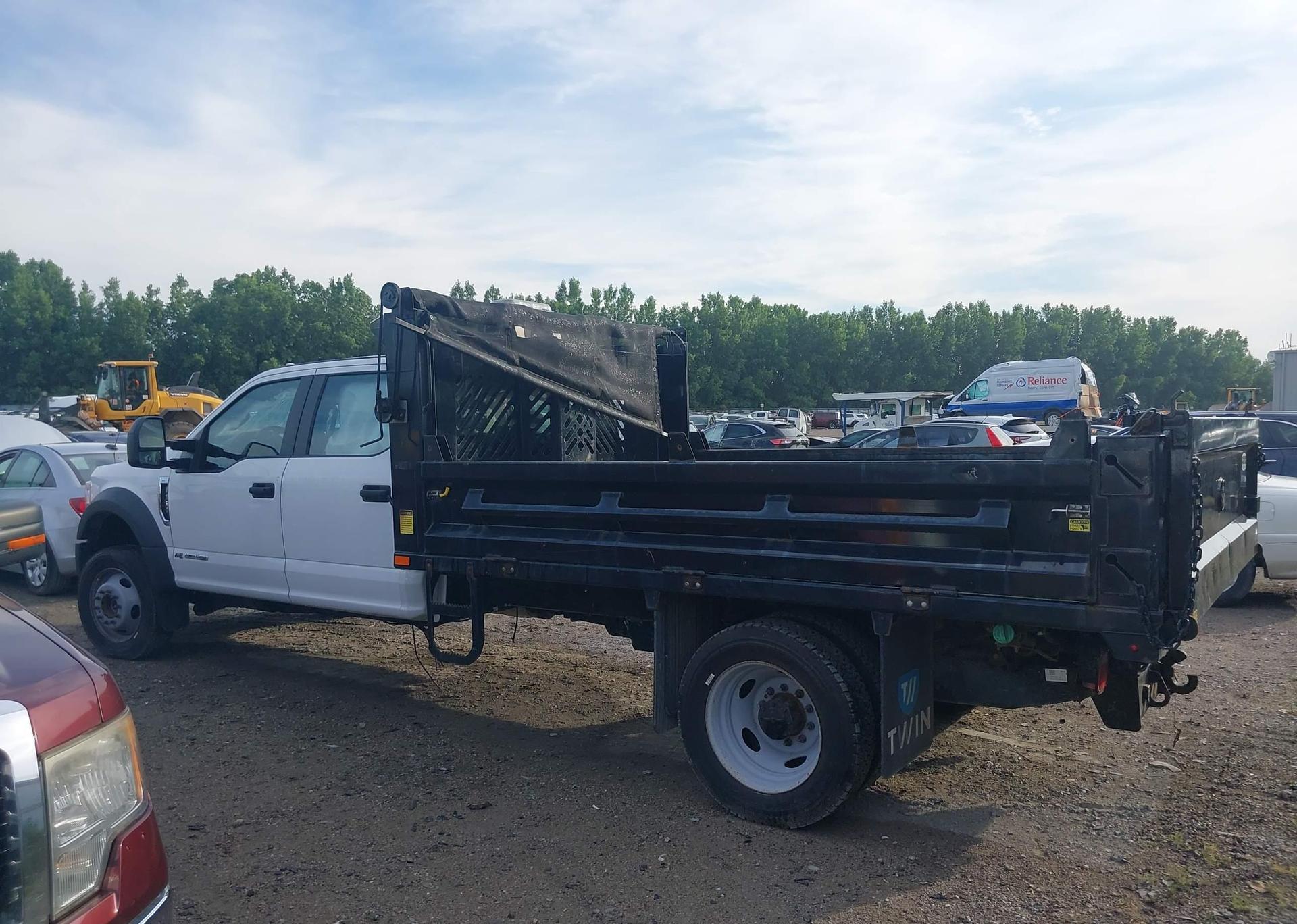 2022 FORD F-550 CHASSIS XL