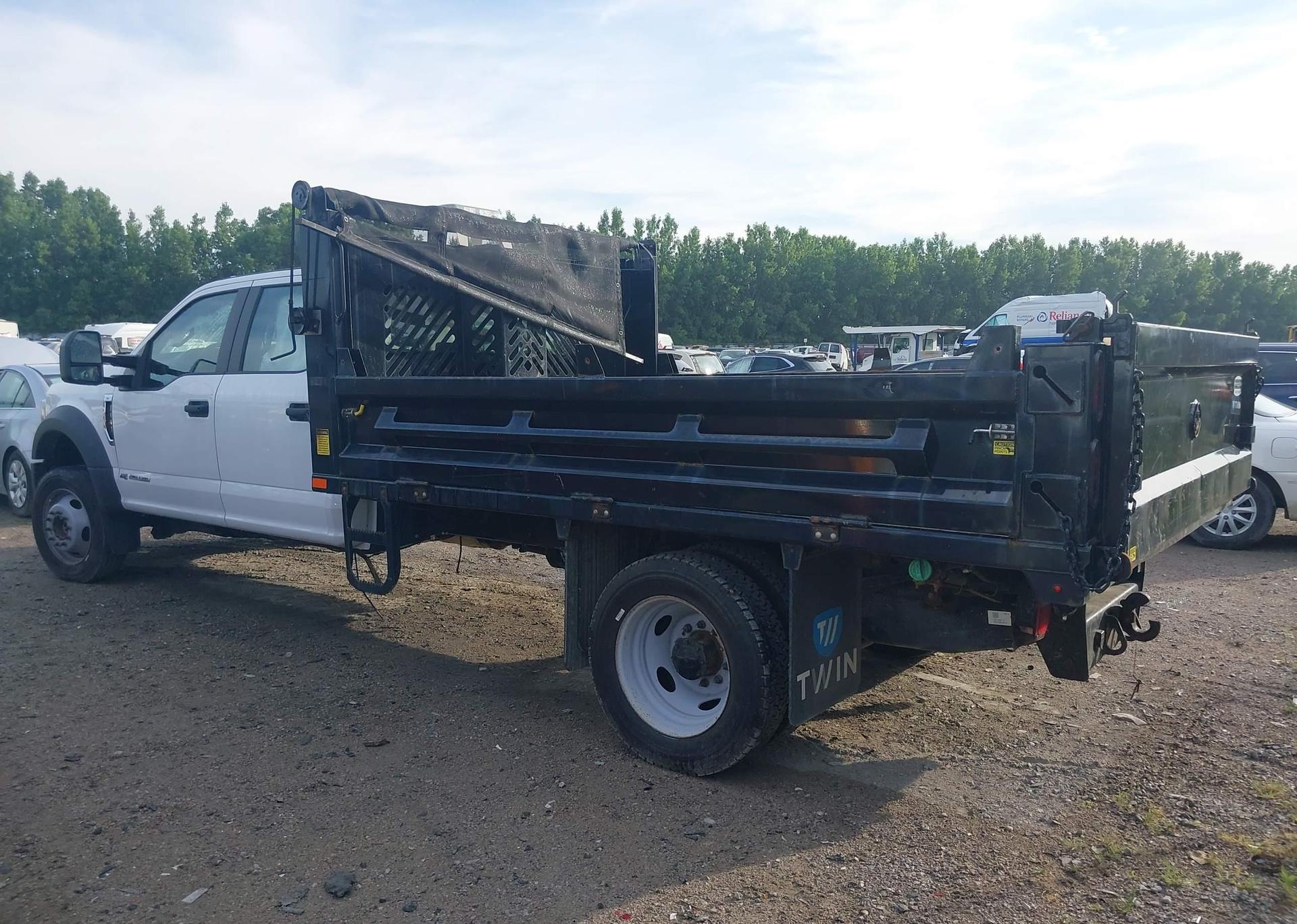 2022 FORD F-550 CHASSIS XL