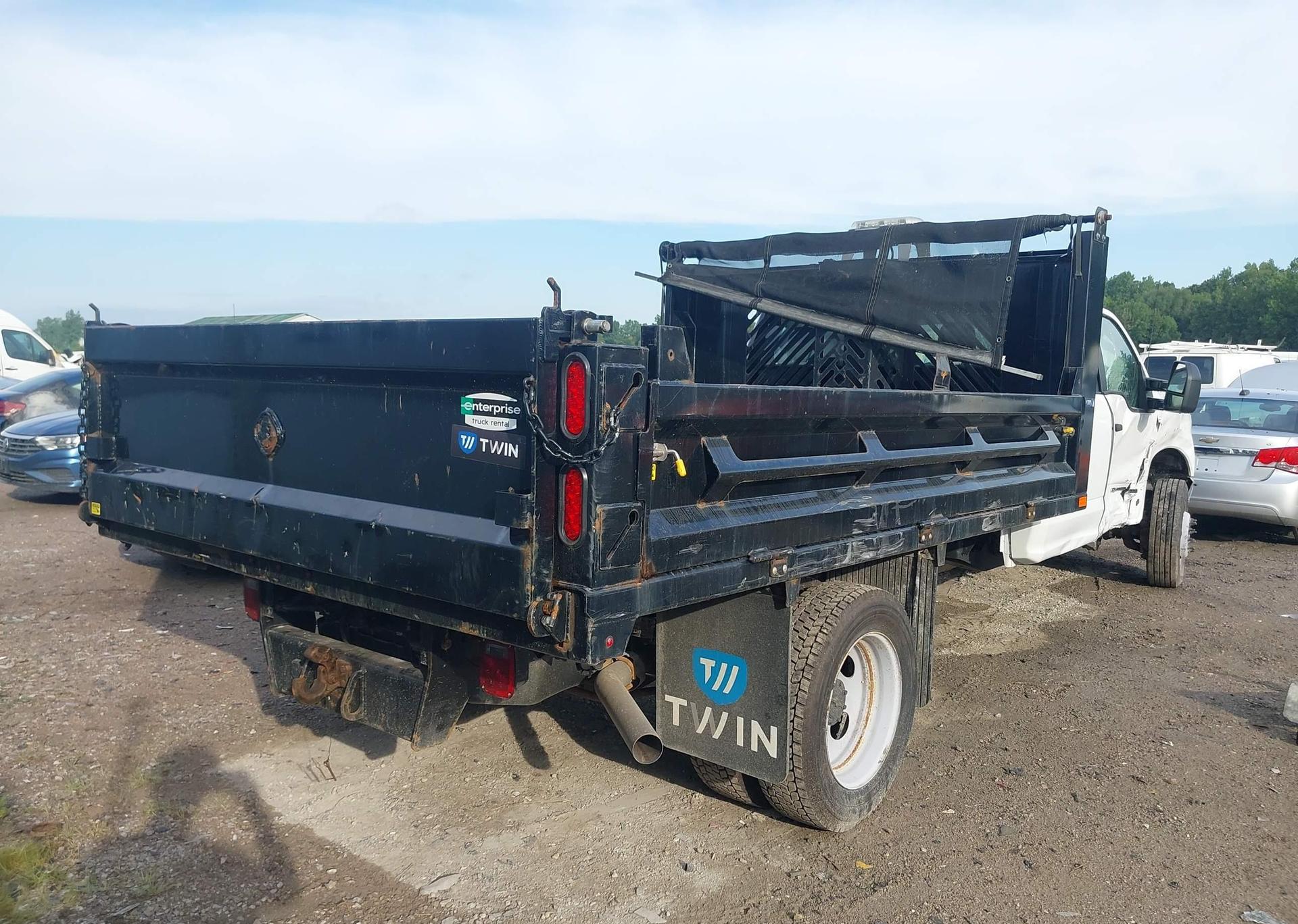 2022 FORD F-550 CHASSIS XL