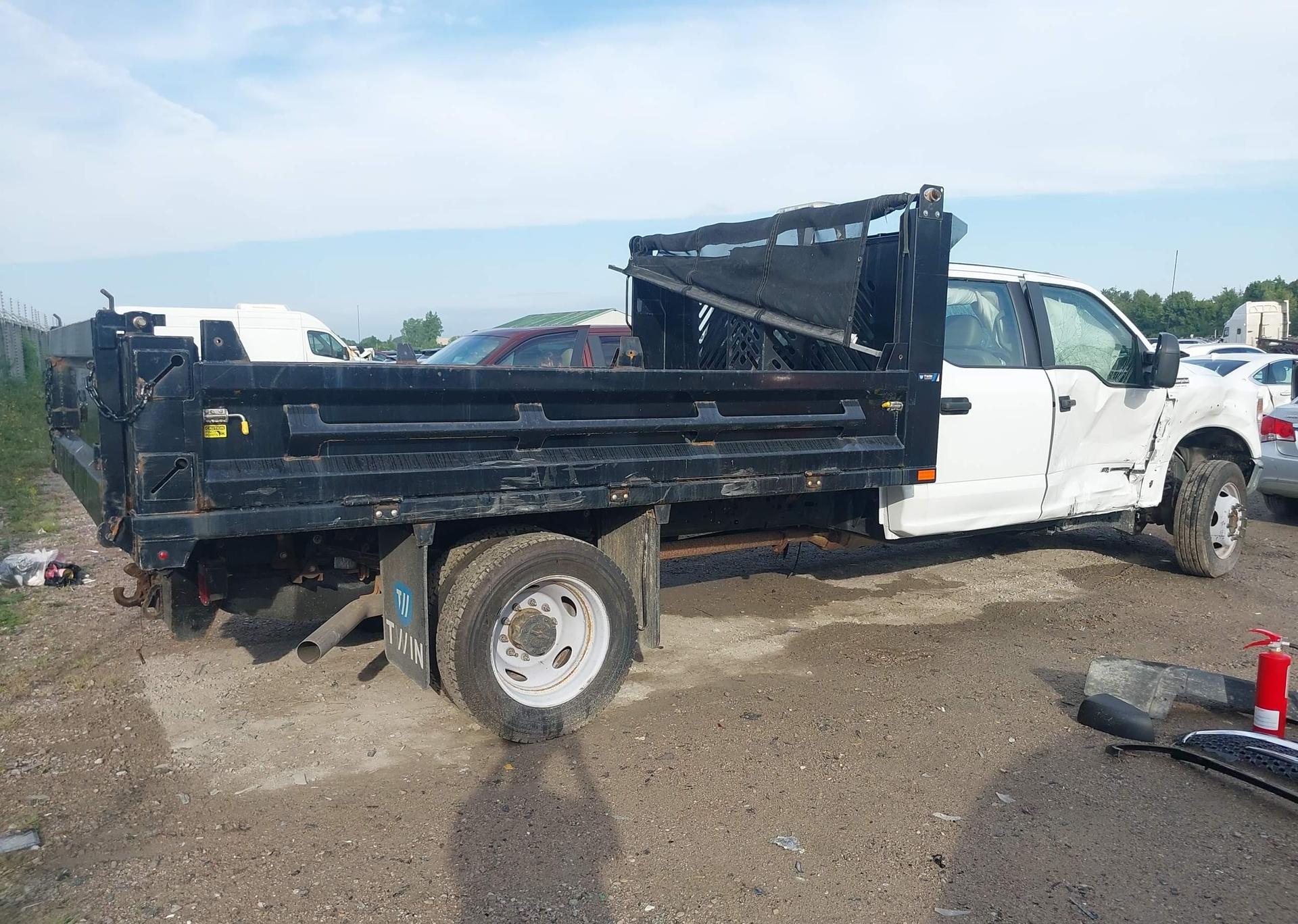 2022 FORD F-550 CHASSIS XL
