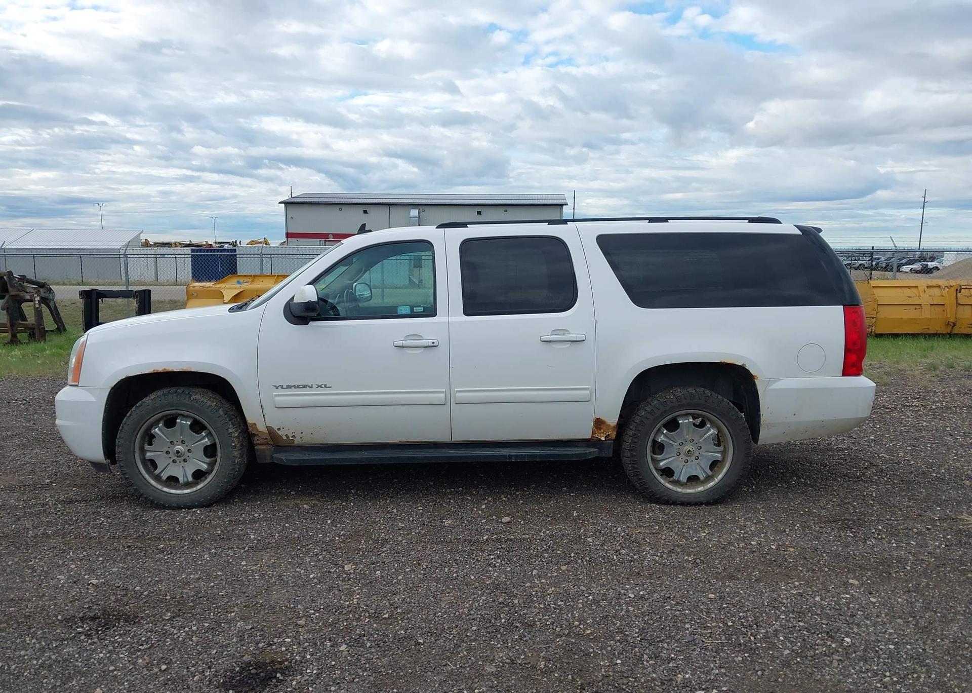 2014 GMC YUKON XL 1500 SLE