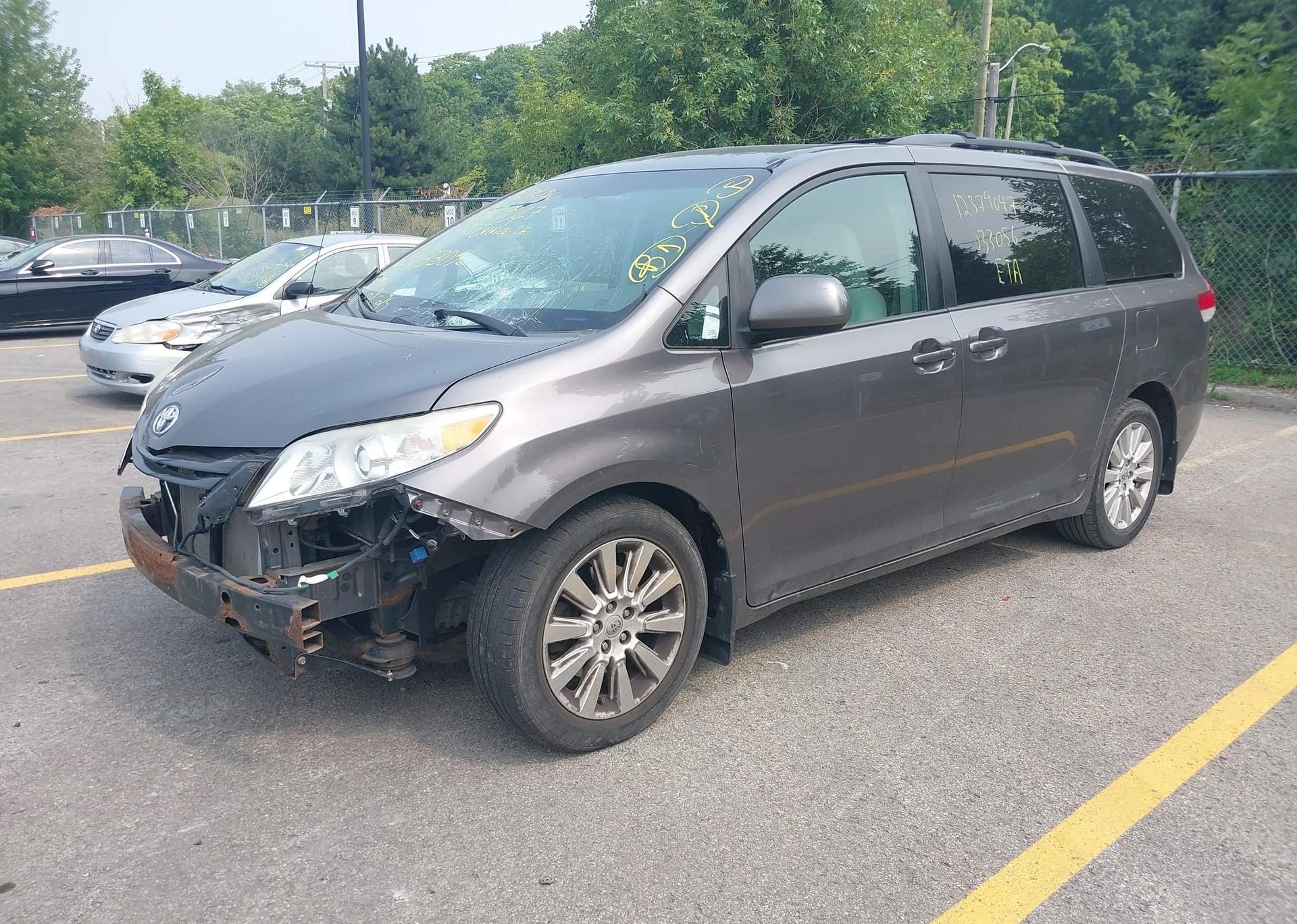 2012 TOYOTA SIENNA LE 7 PASSENGER