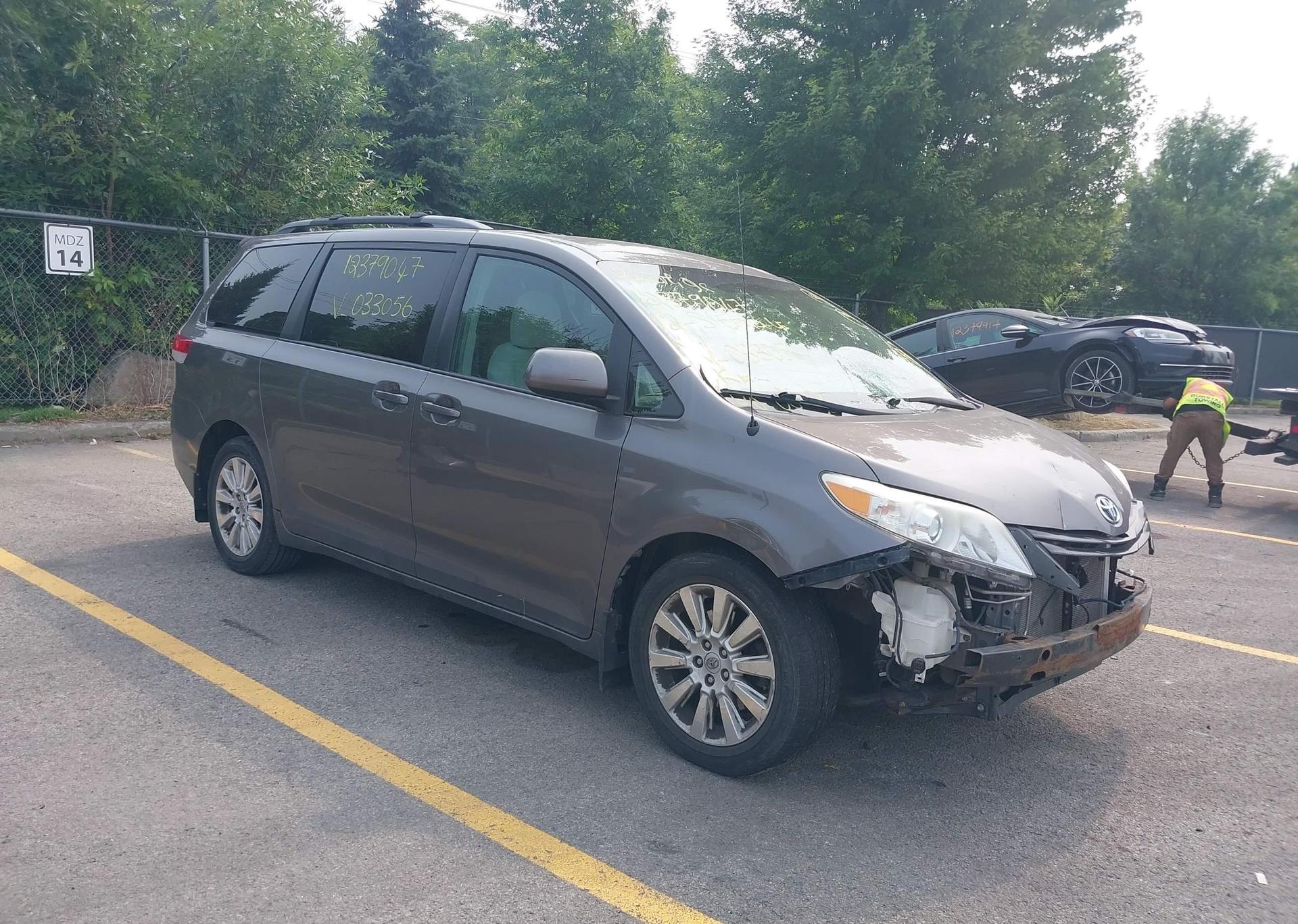 2012 TOYOTA SIENNA LE 7 PASSENGER