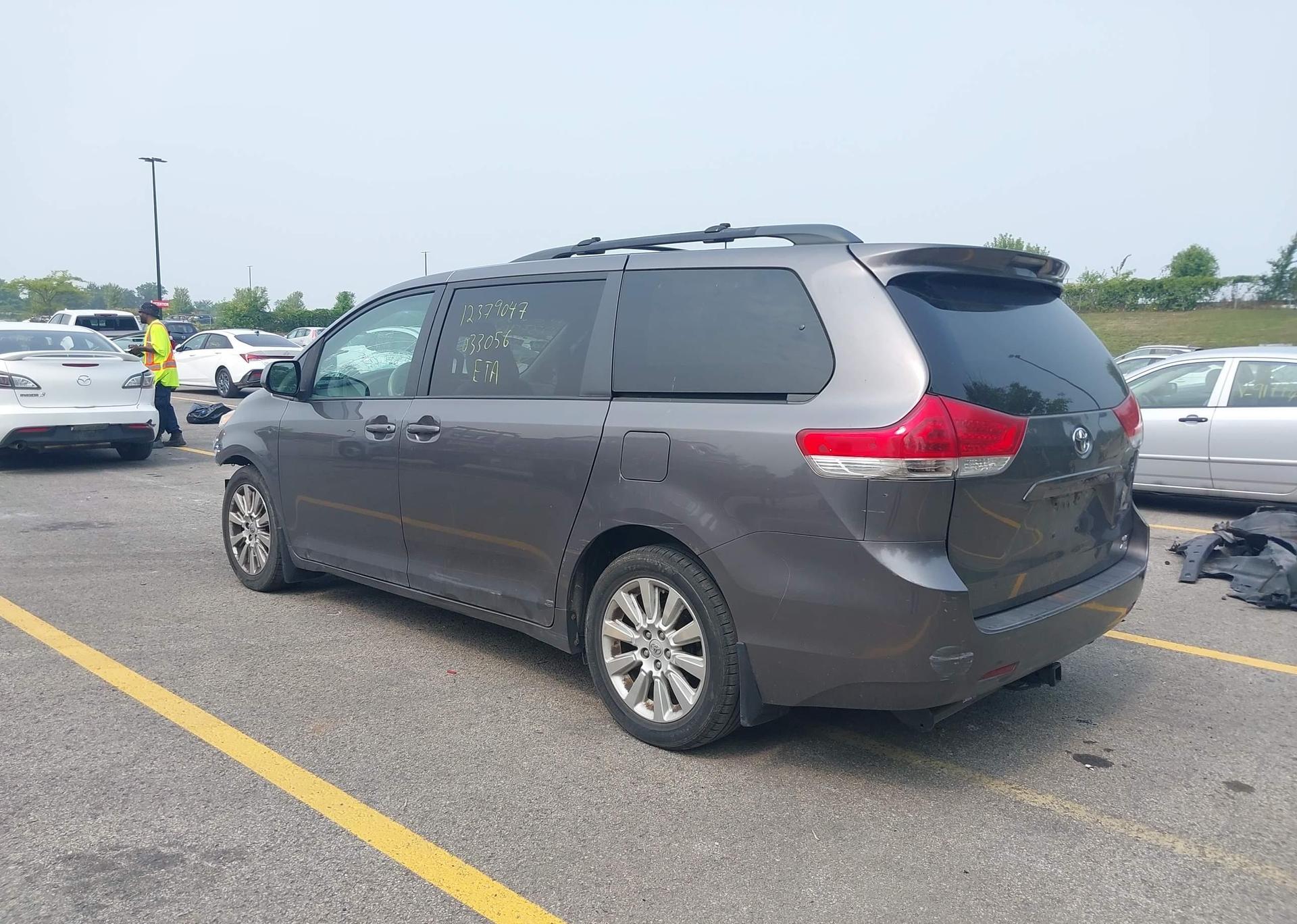 2012 TOYOTA SIENNA LE 7 PASSENGER