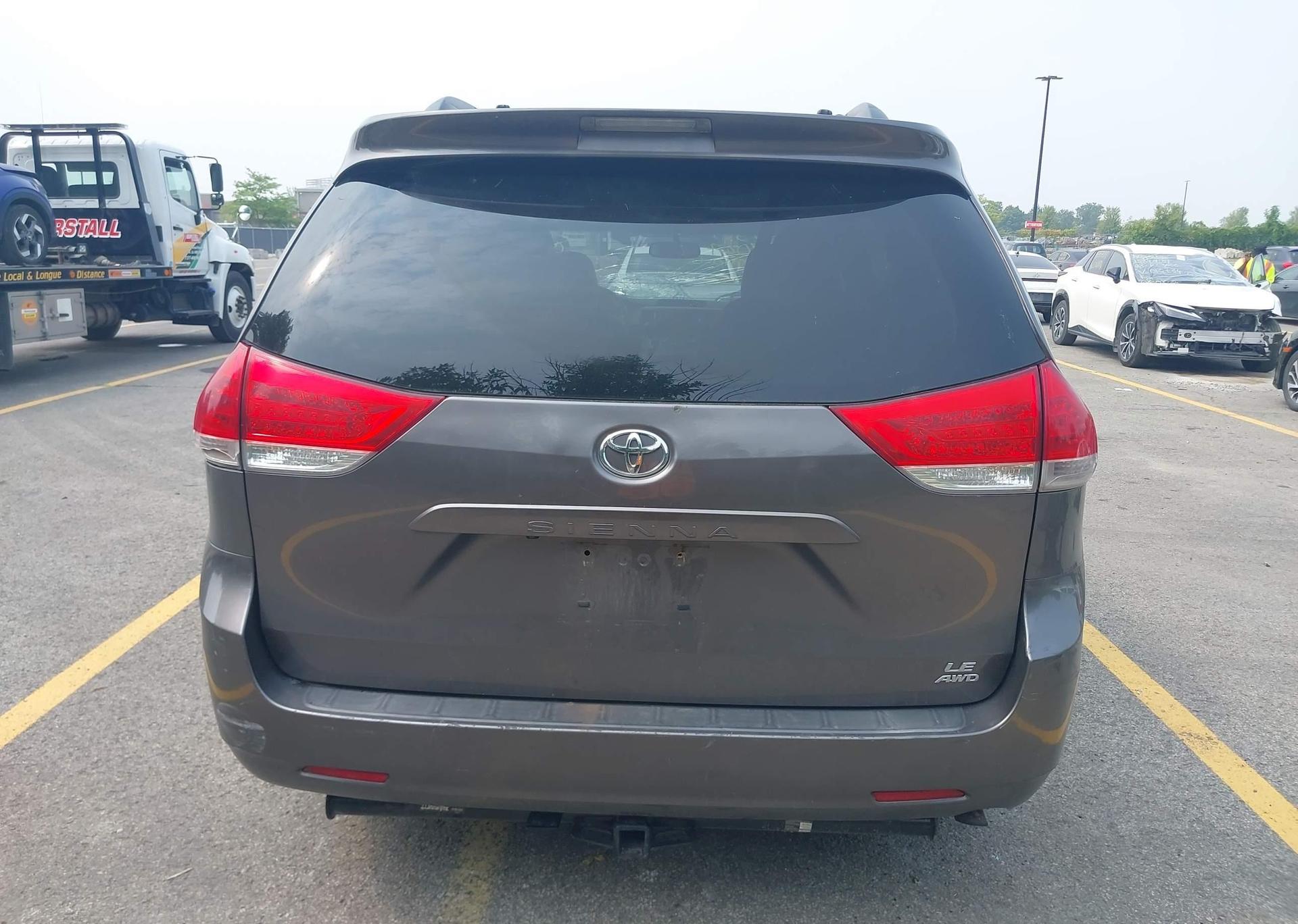 2012 TOYOTA SIENNA LE 7 PASSENGER