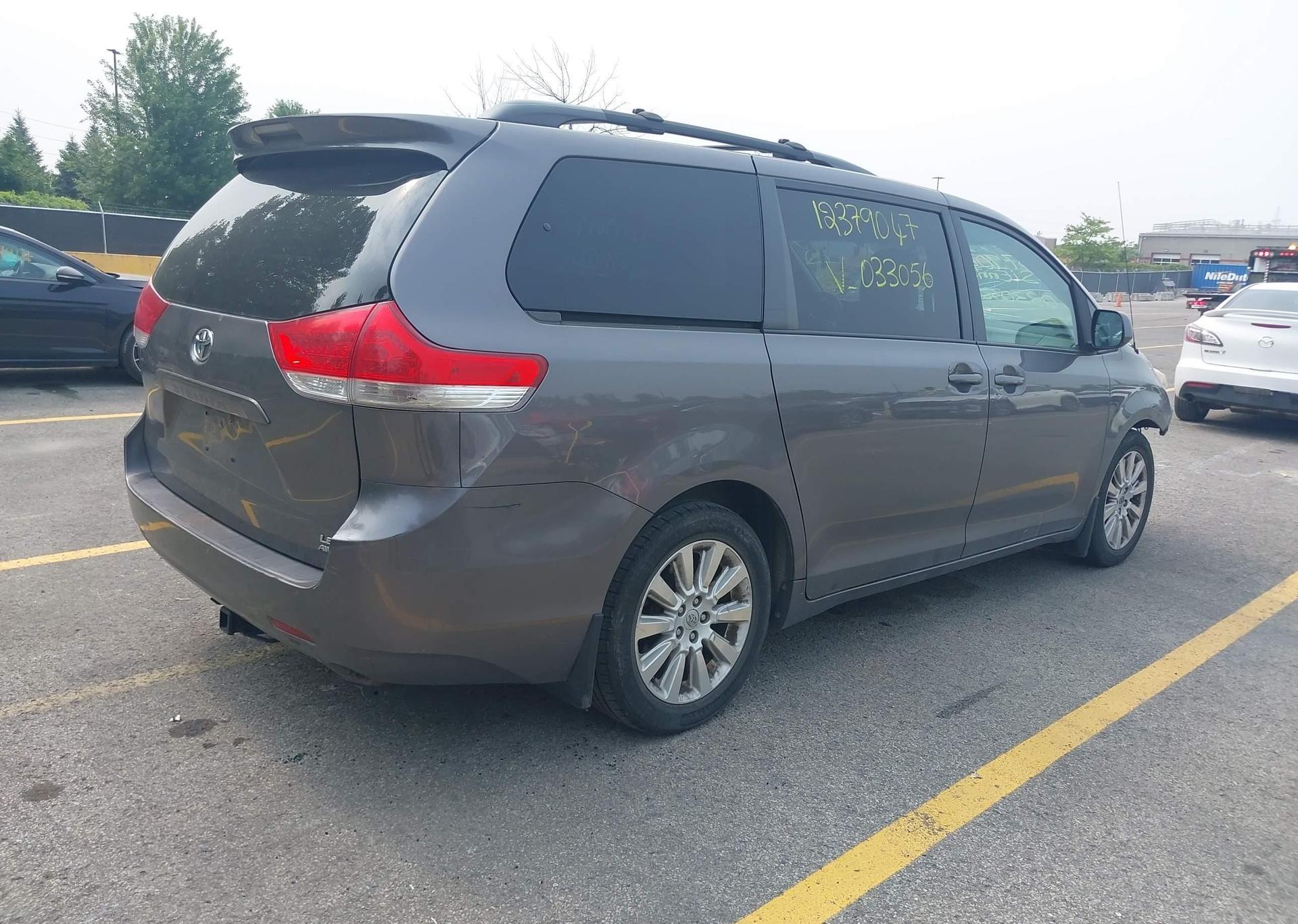 2012 TOYOTA SIENNA LE 7 PASSENGER