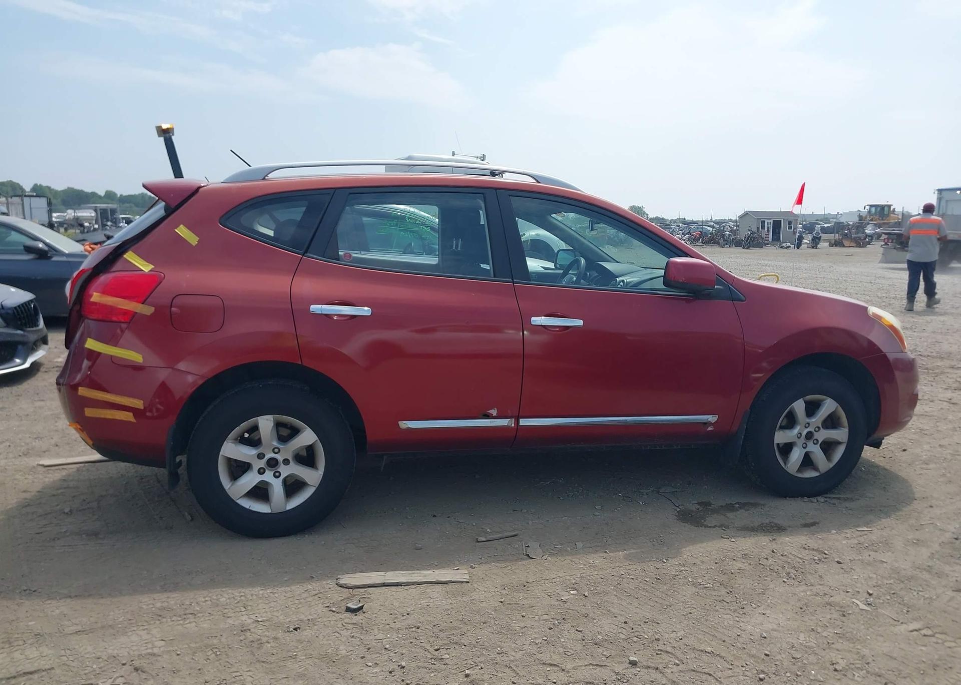 2011 NISSAN ROGUE S