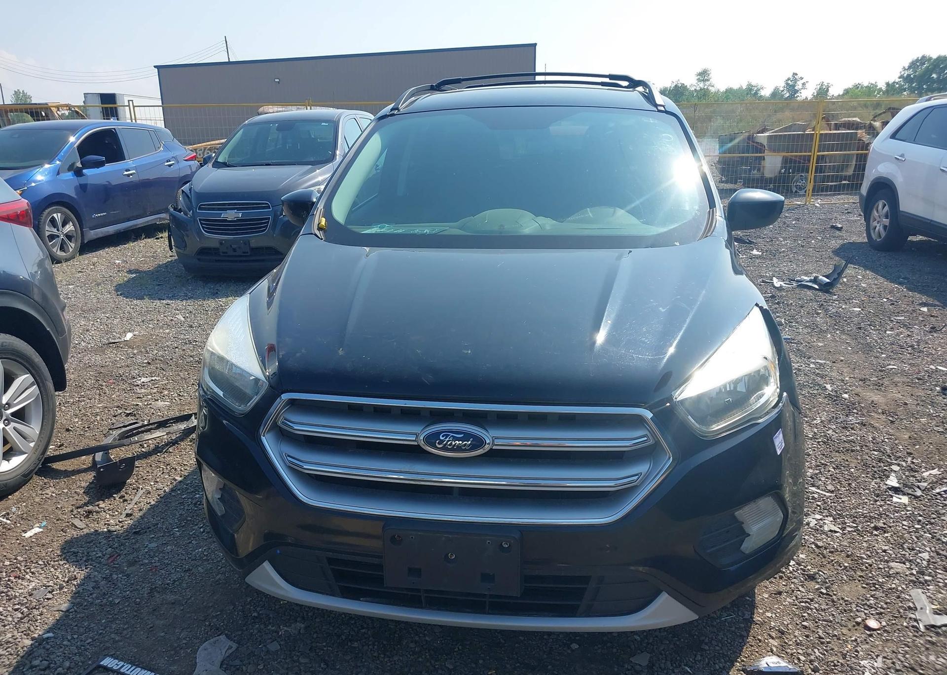 2017 FORD ESCAPE SE