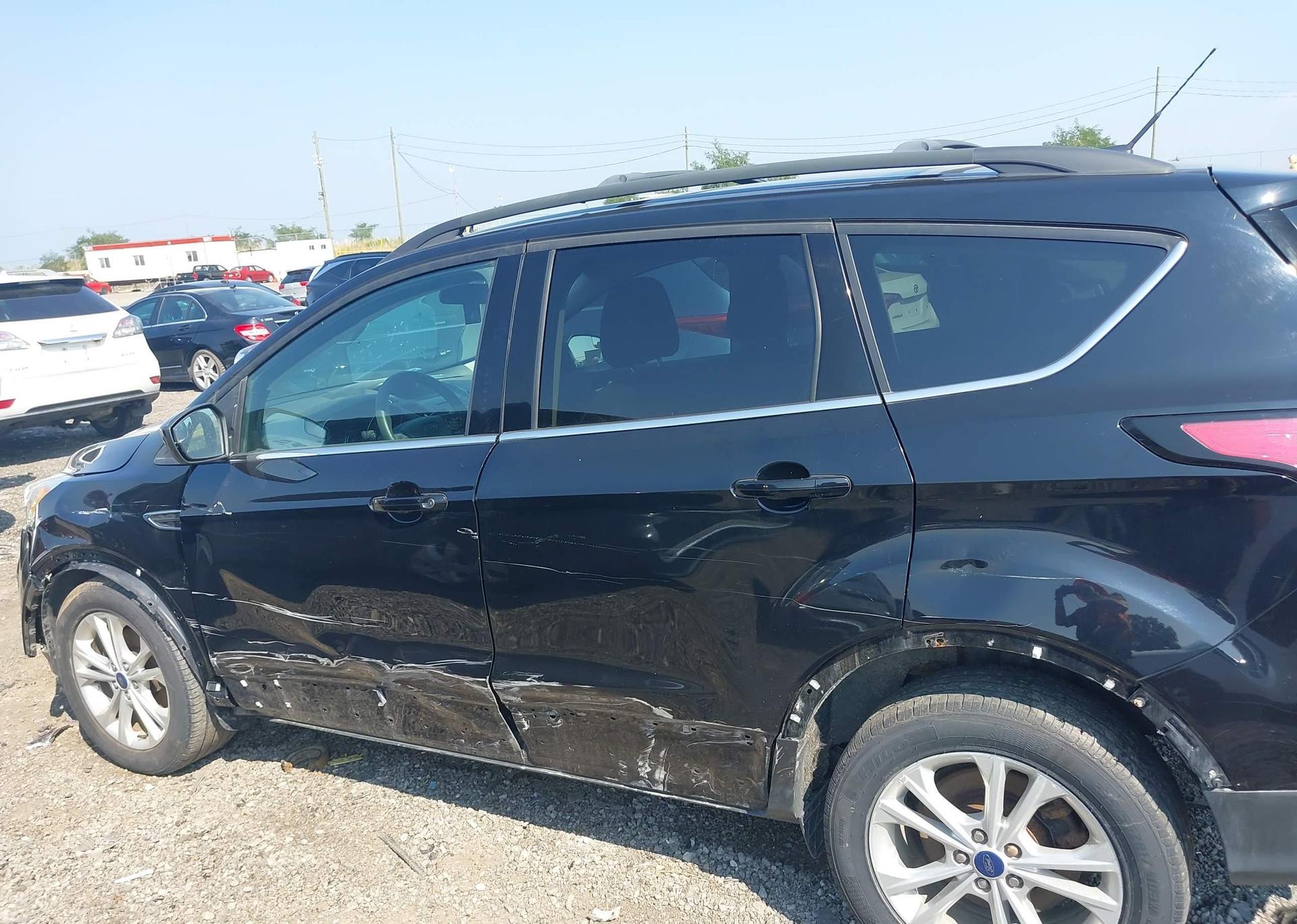 2017 FORD ESCAPE SE