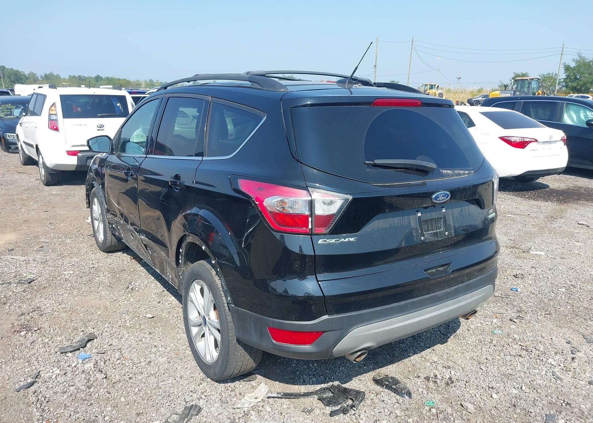 2017 FORD ESCAPE SE