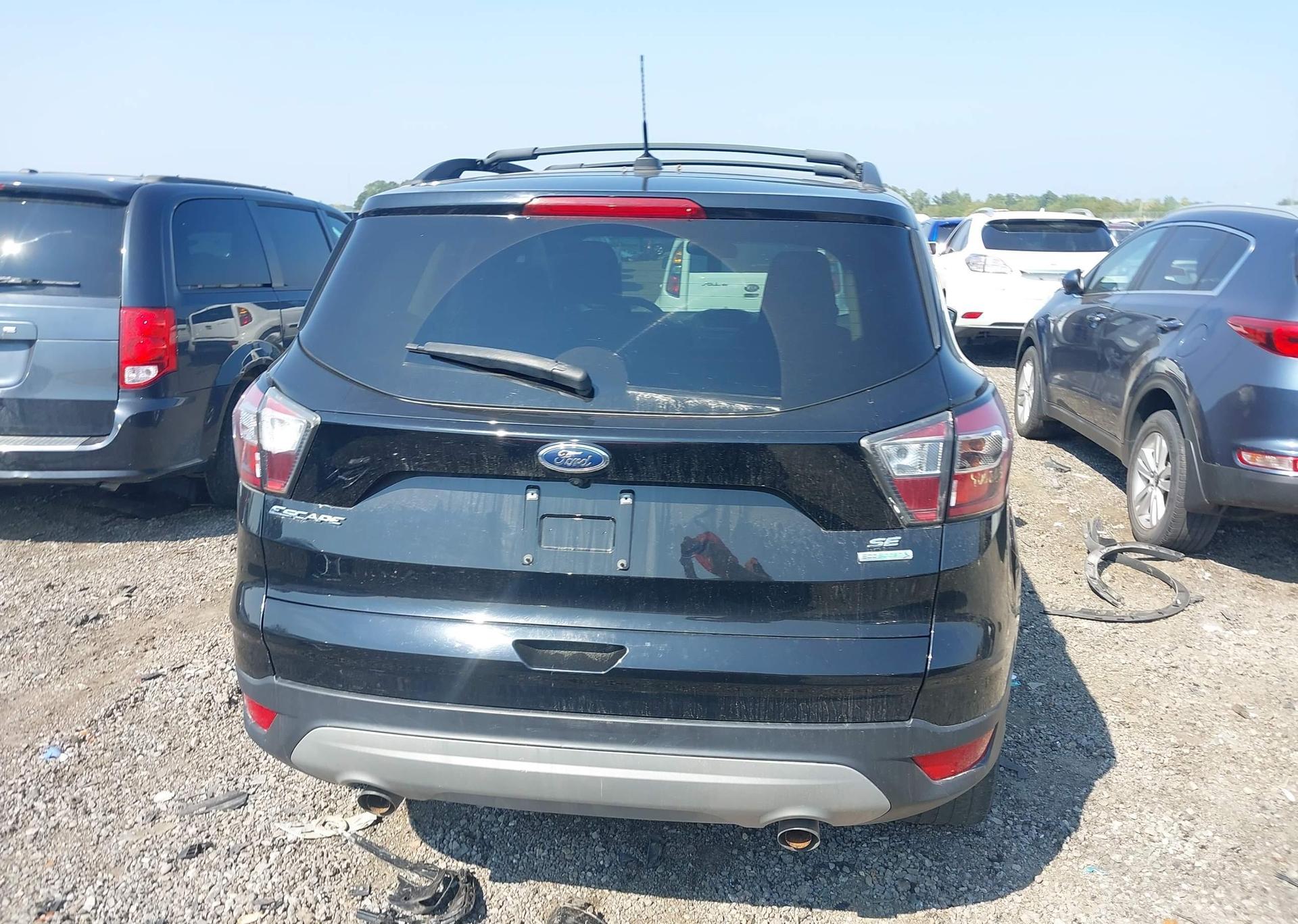 2017 FORD ESCAPE SE