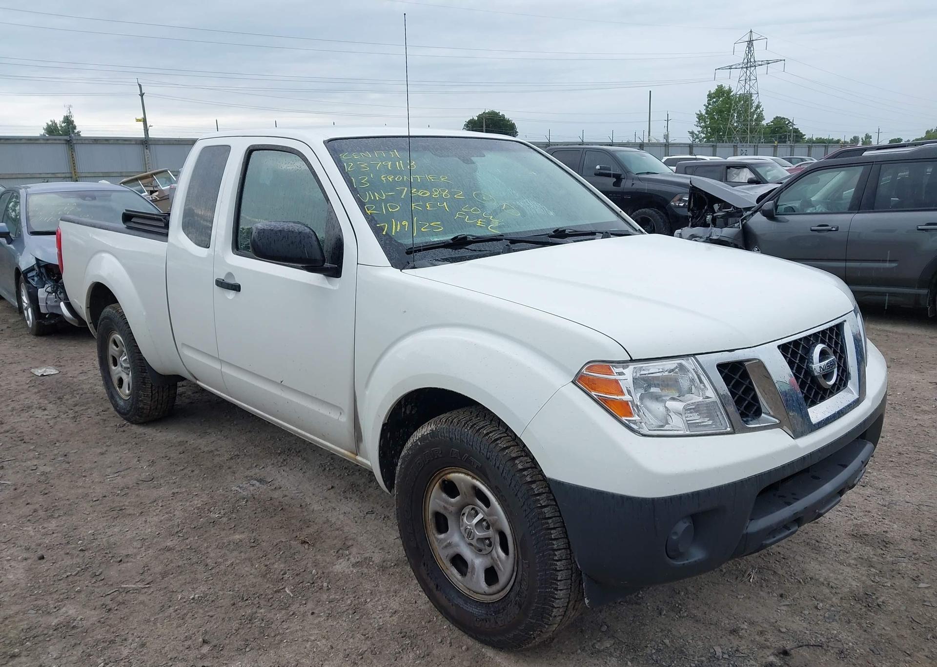 2013 NISSAN FRONTIER S