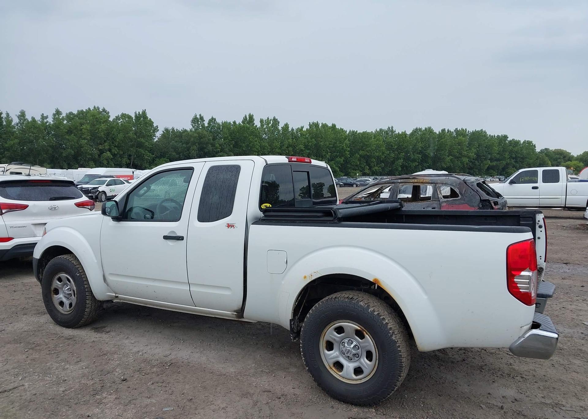 2013 NISSAN FRONTIER S