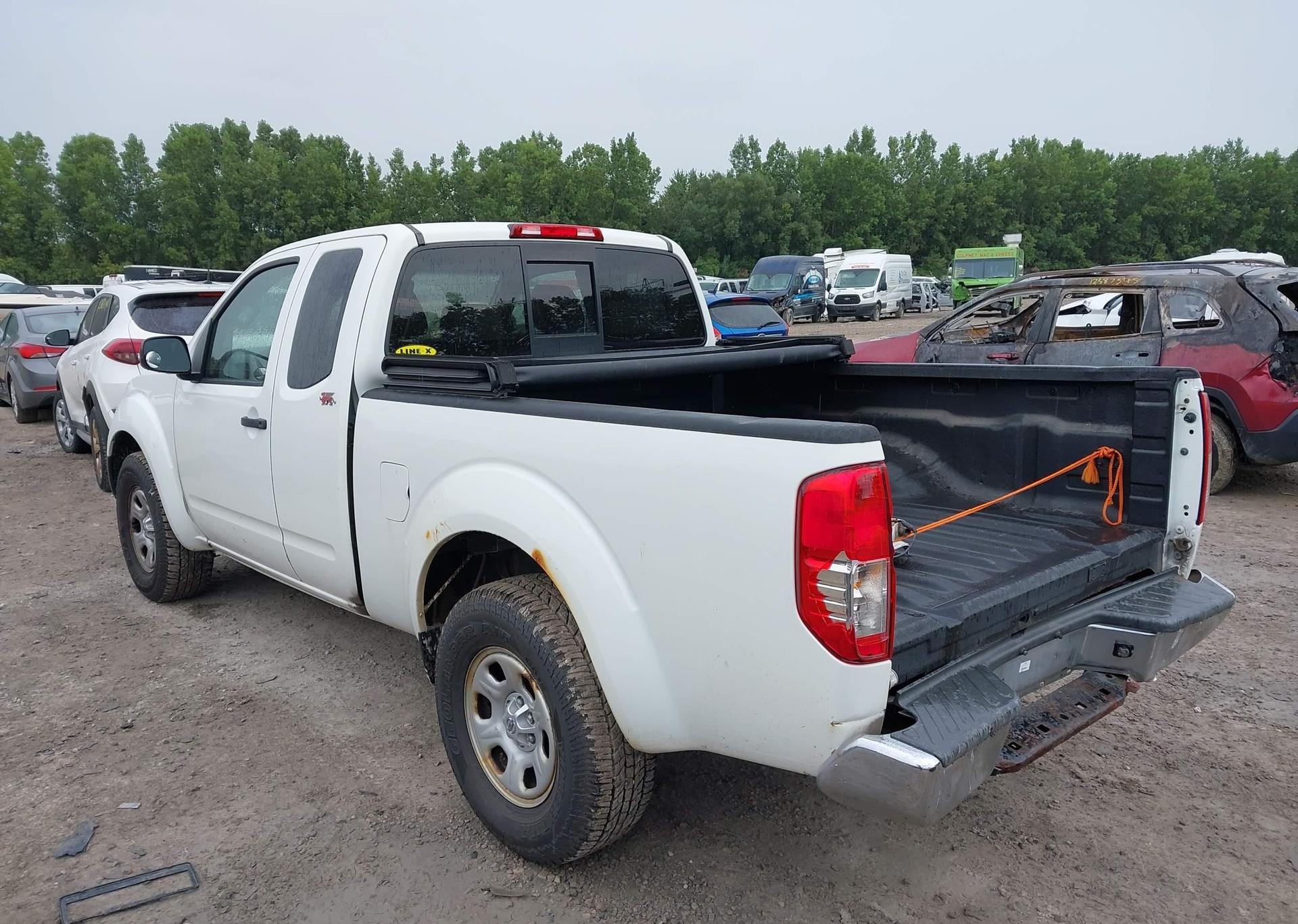 2013 NISSAN FRONTIER S