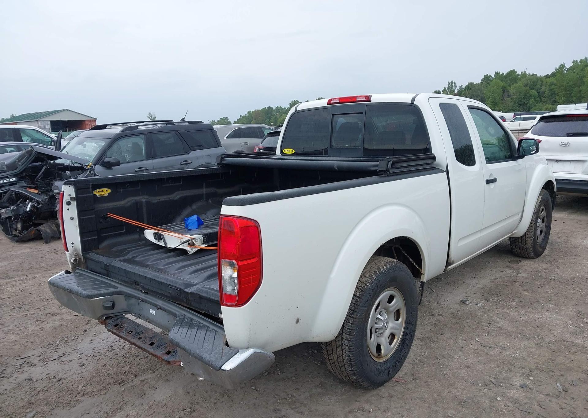 2013 NISSAN FRONTIER S