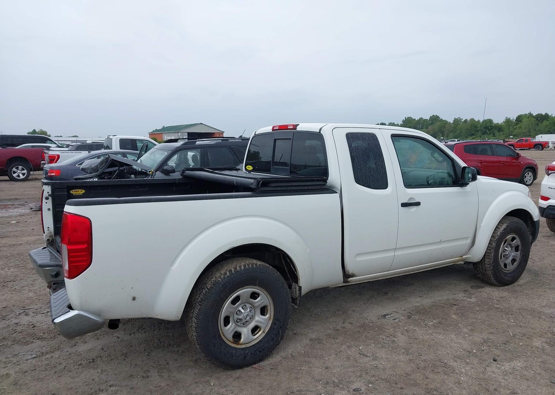 2013 NISSAN FRONTIER S