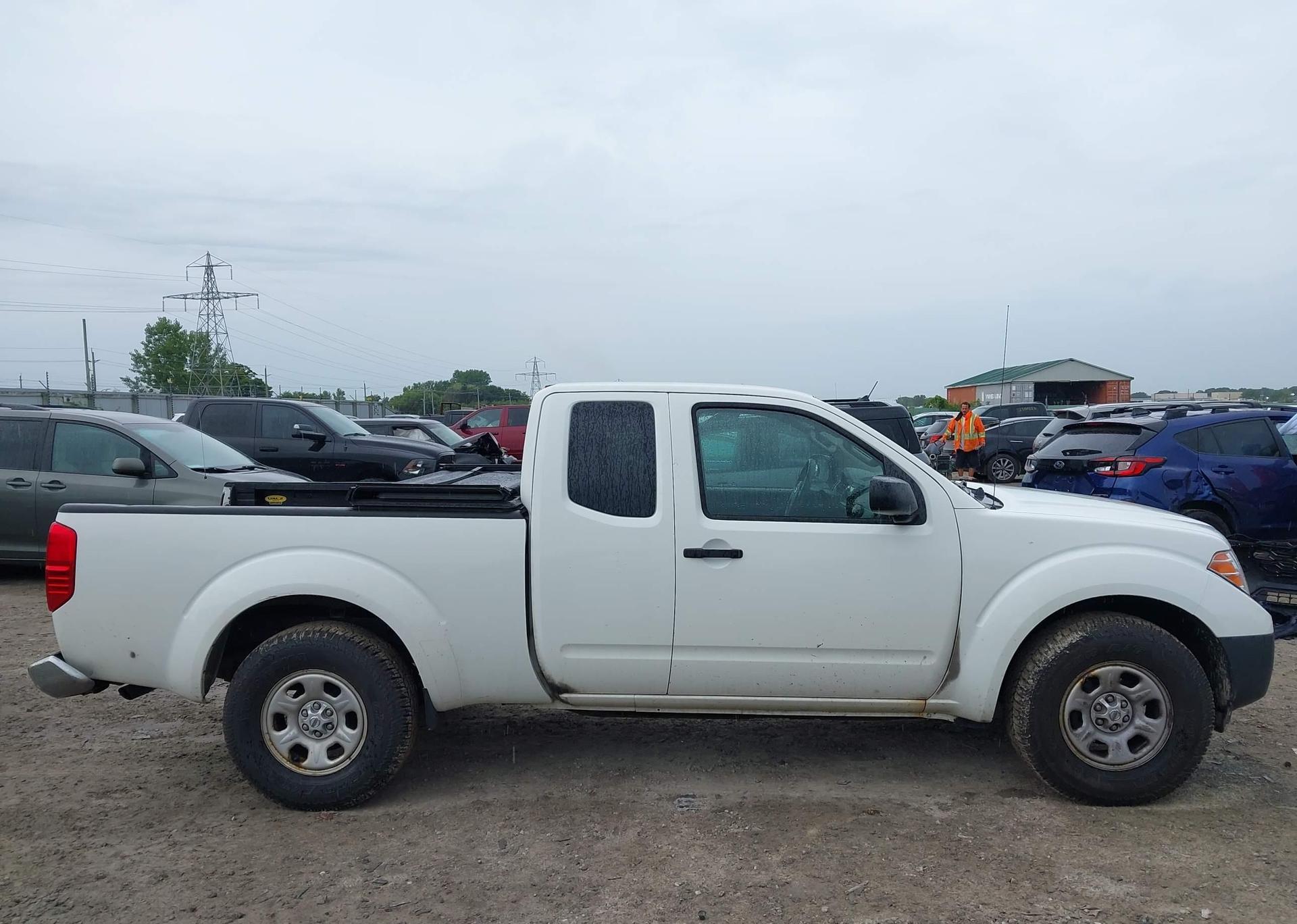 2013 NISSAN FRONTIER S
