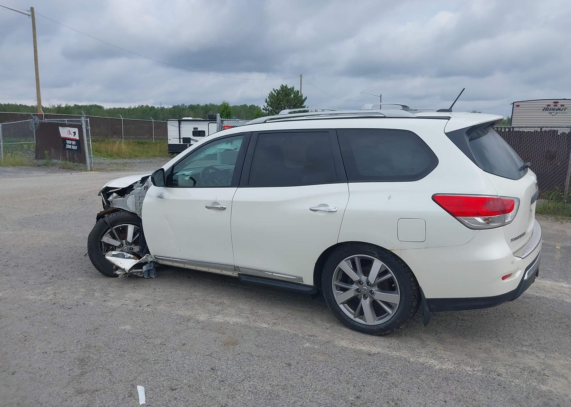 2015 NISSAN PATHFINDER PLATINUM
