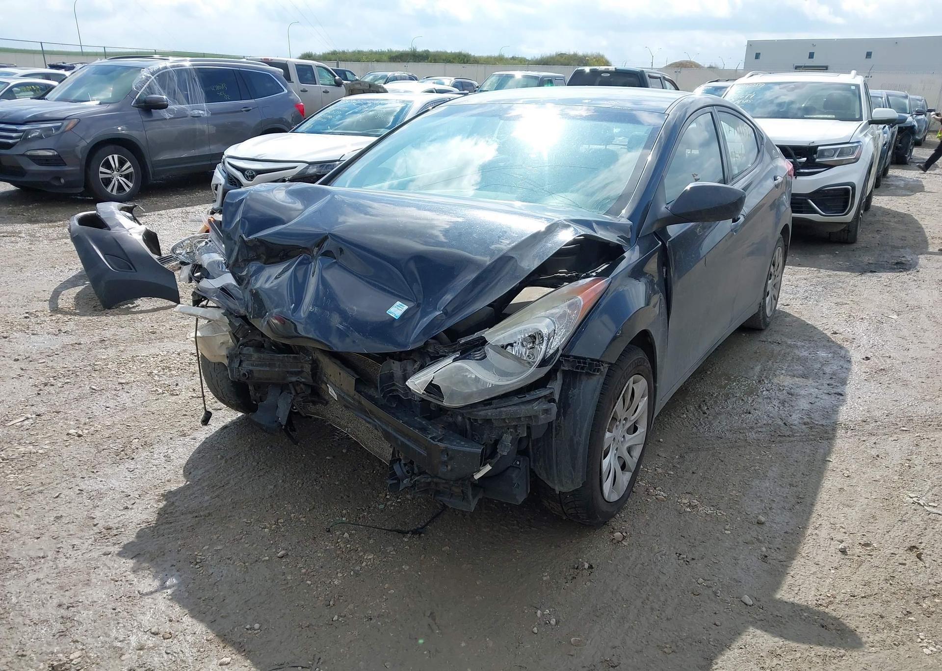 2013 HYUNDAI ELANTRA GL
