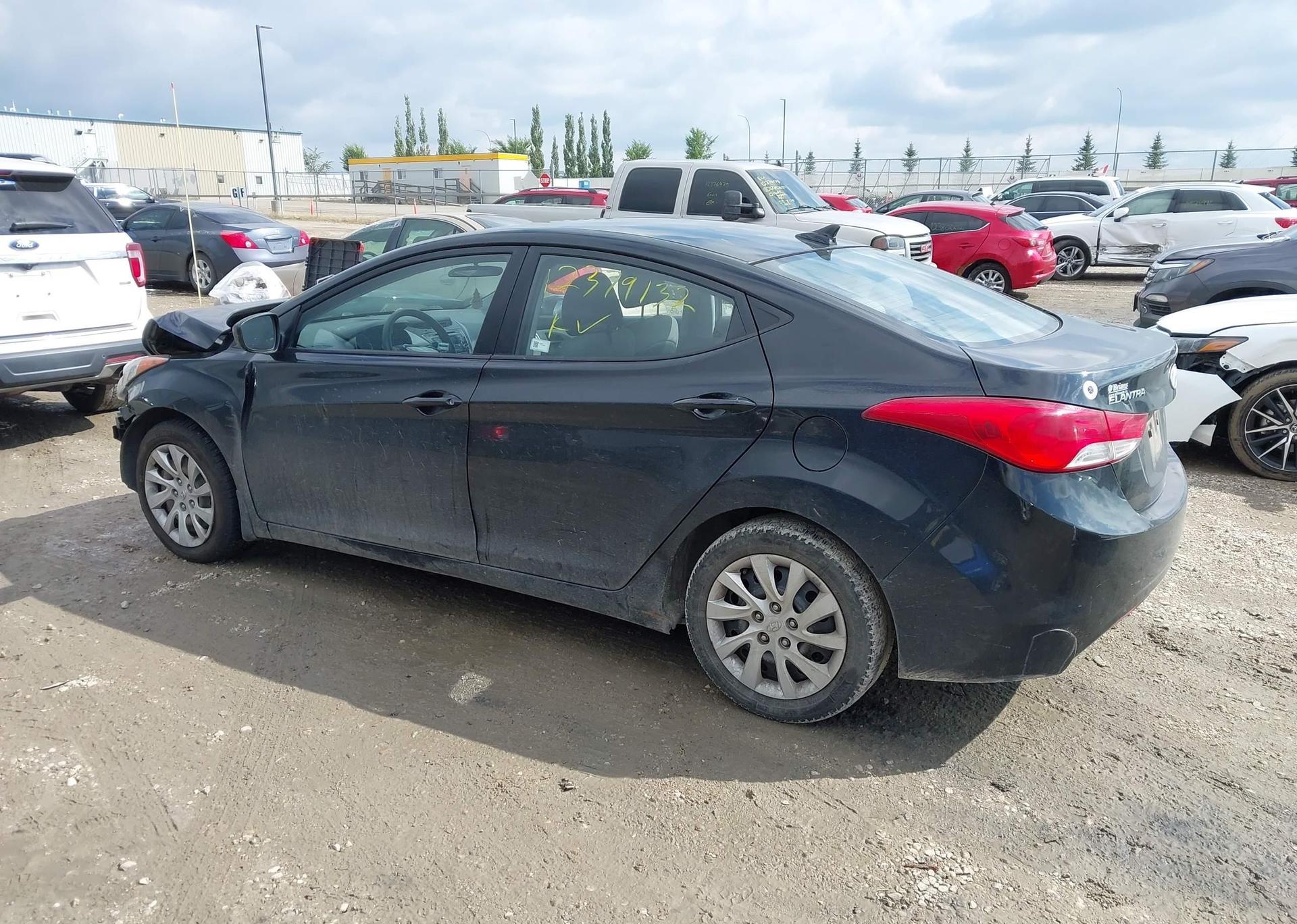 2013 HYUNDAI ELANTRA GL