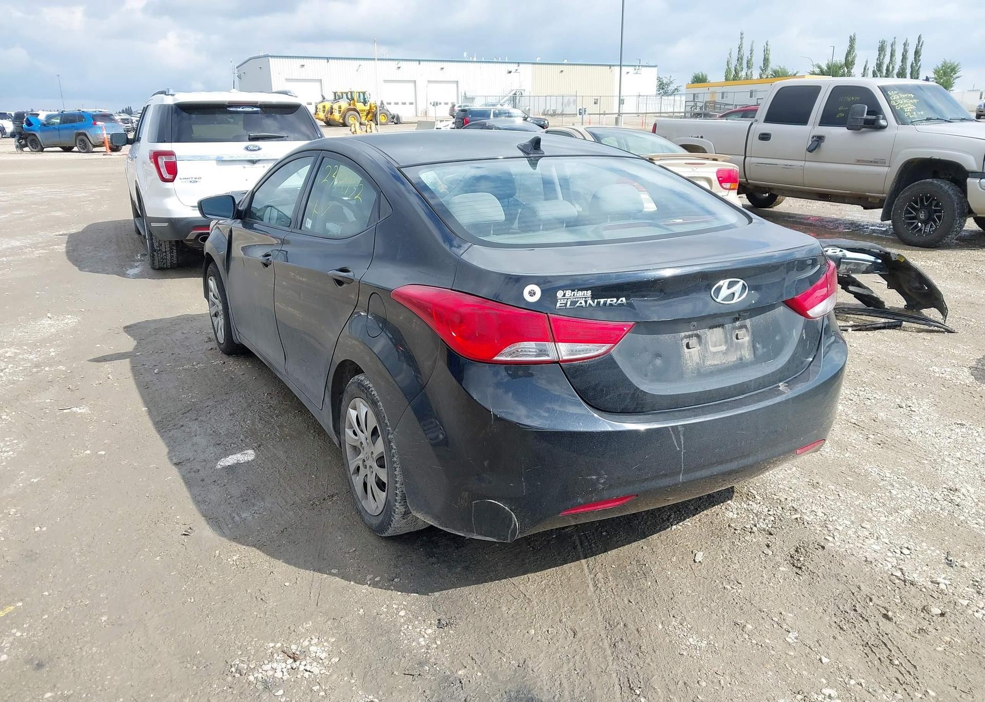 2013 HYUNDAI ELANTRA GL