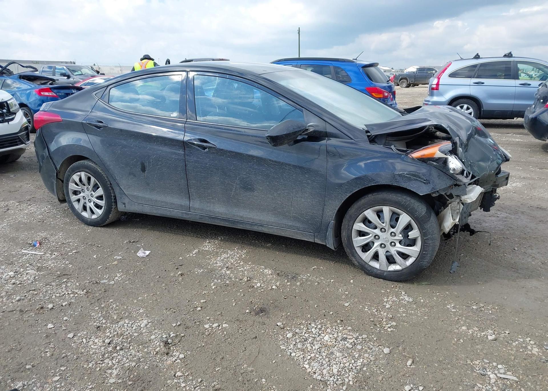 2013 HYUNDAI ELANTRA GL