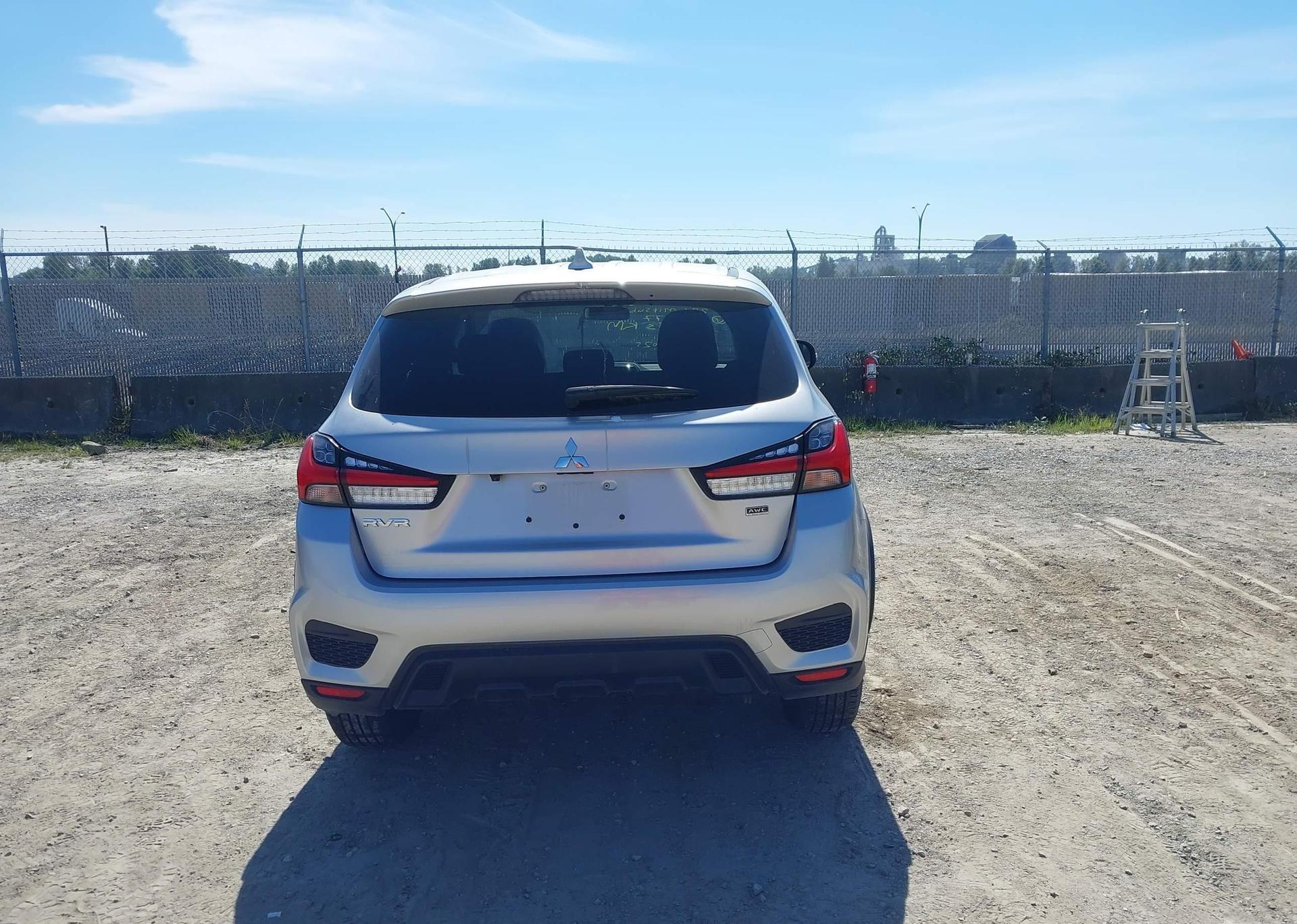 2022 MITSUBISHI RVR SE