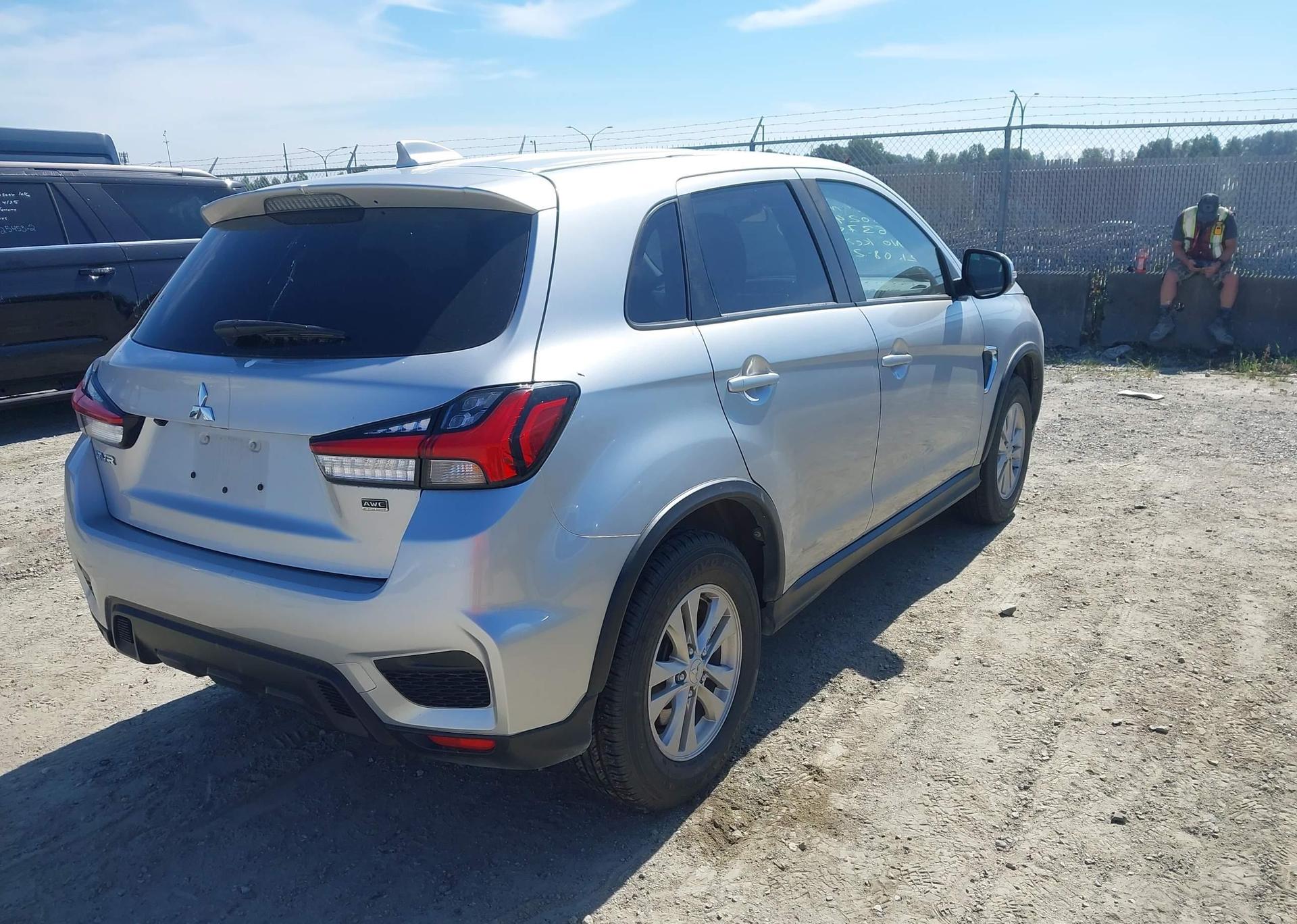 2022 MITSUBISHI RVR SE