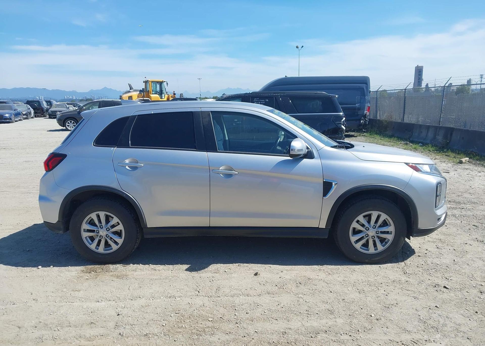 2022 MITSUBISHI RVR SE