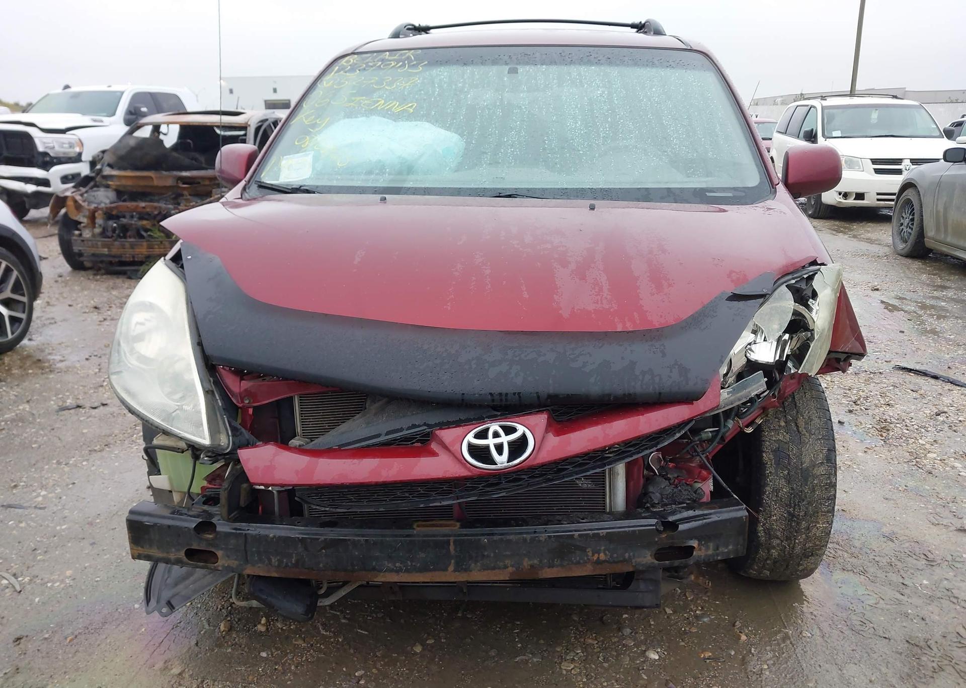 2006 TOYOTA SIENNA CE