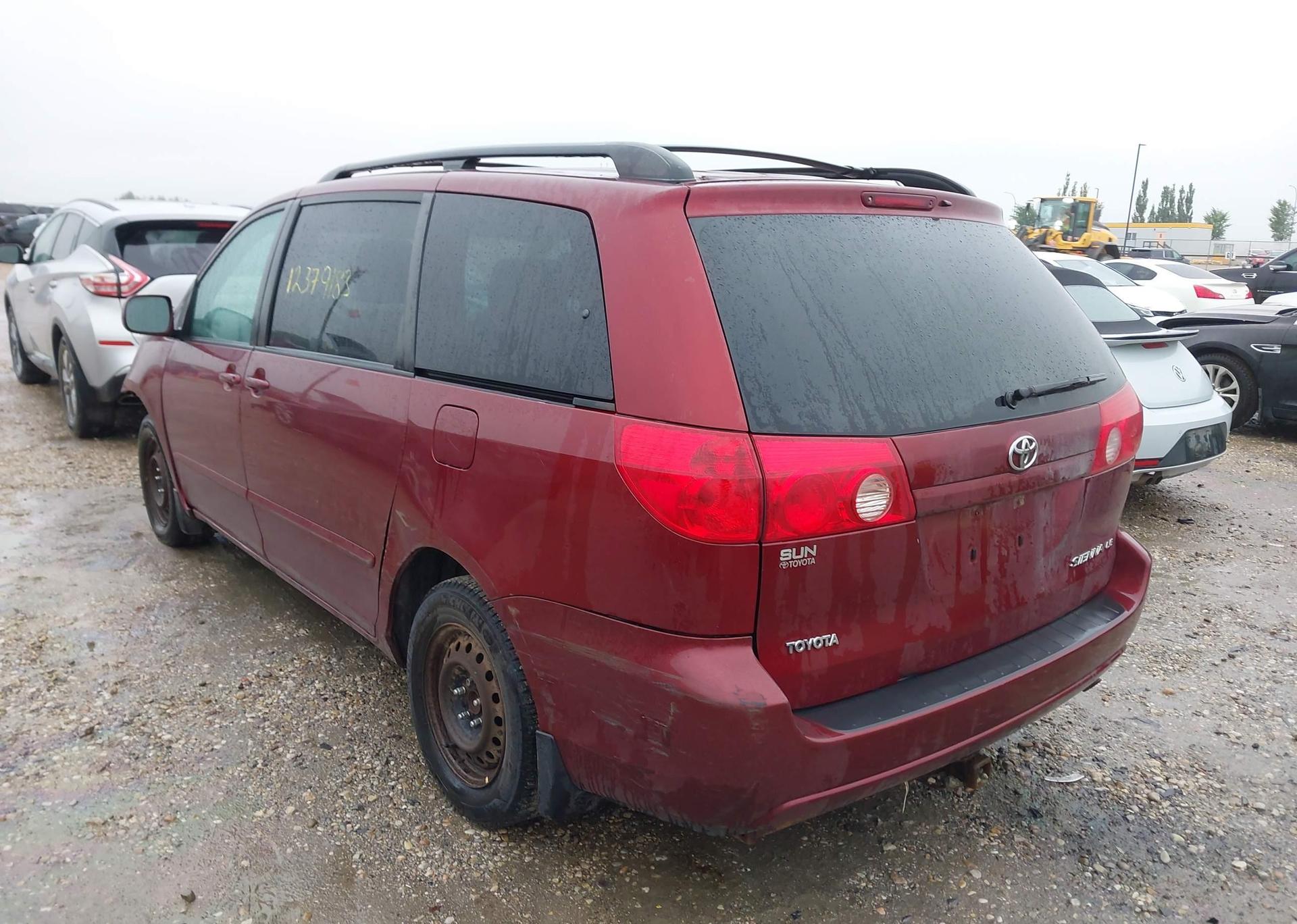 2006 TOYOTA SIENNA CE