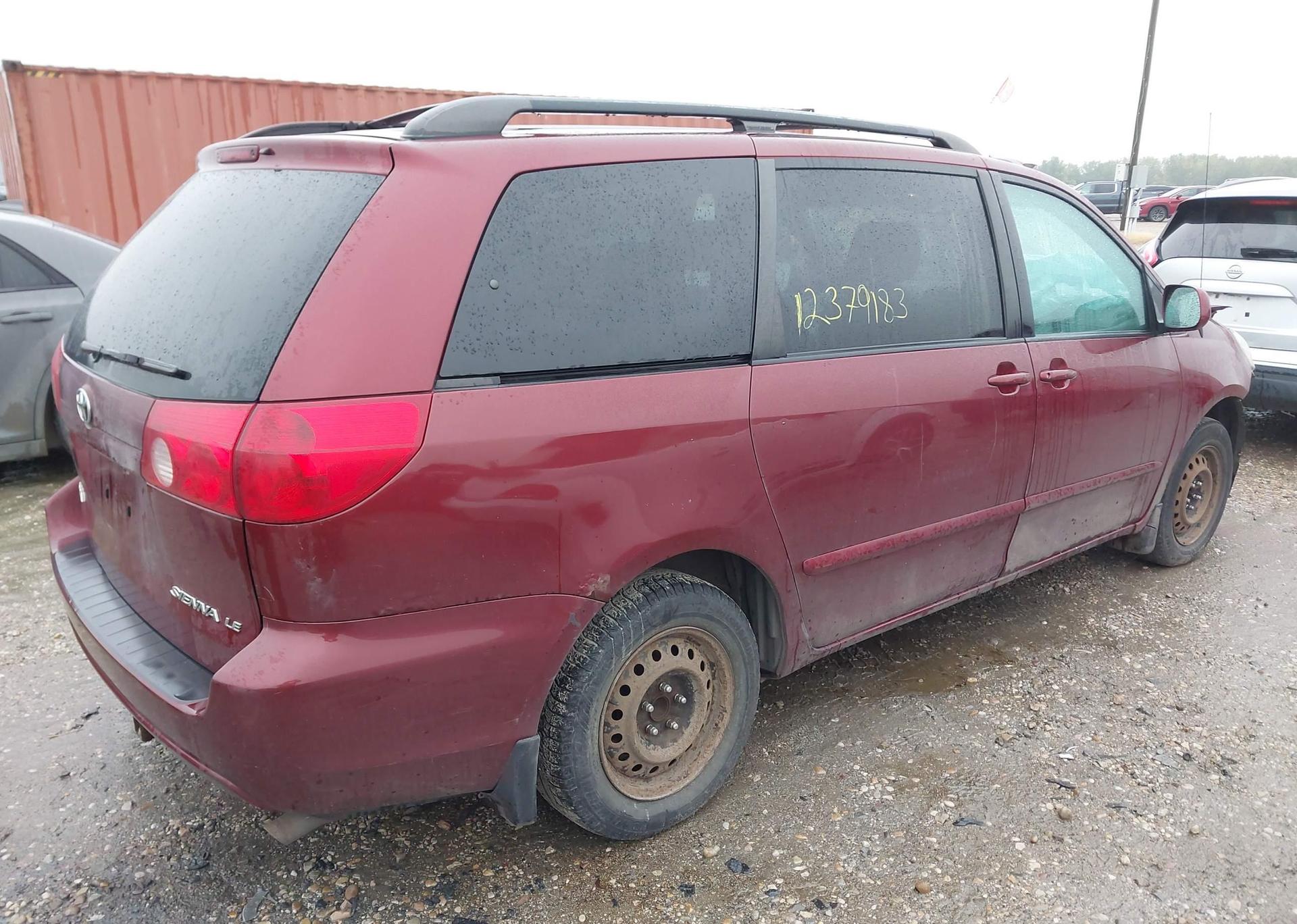 2006 TOYOTA SIENNA CE