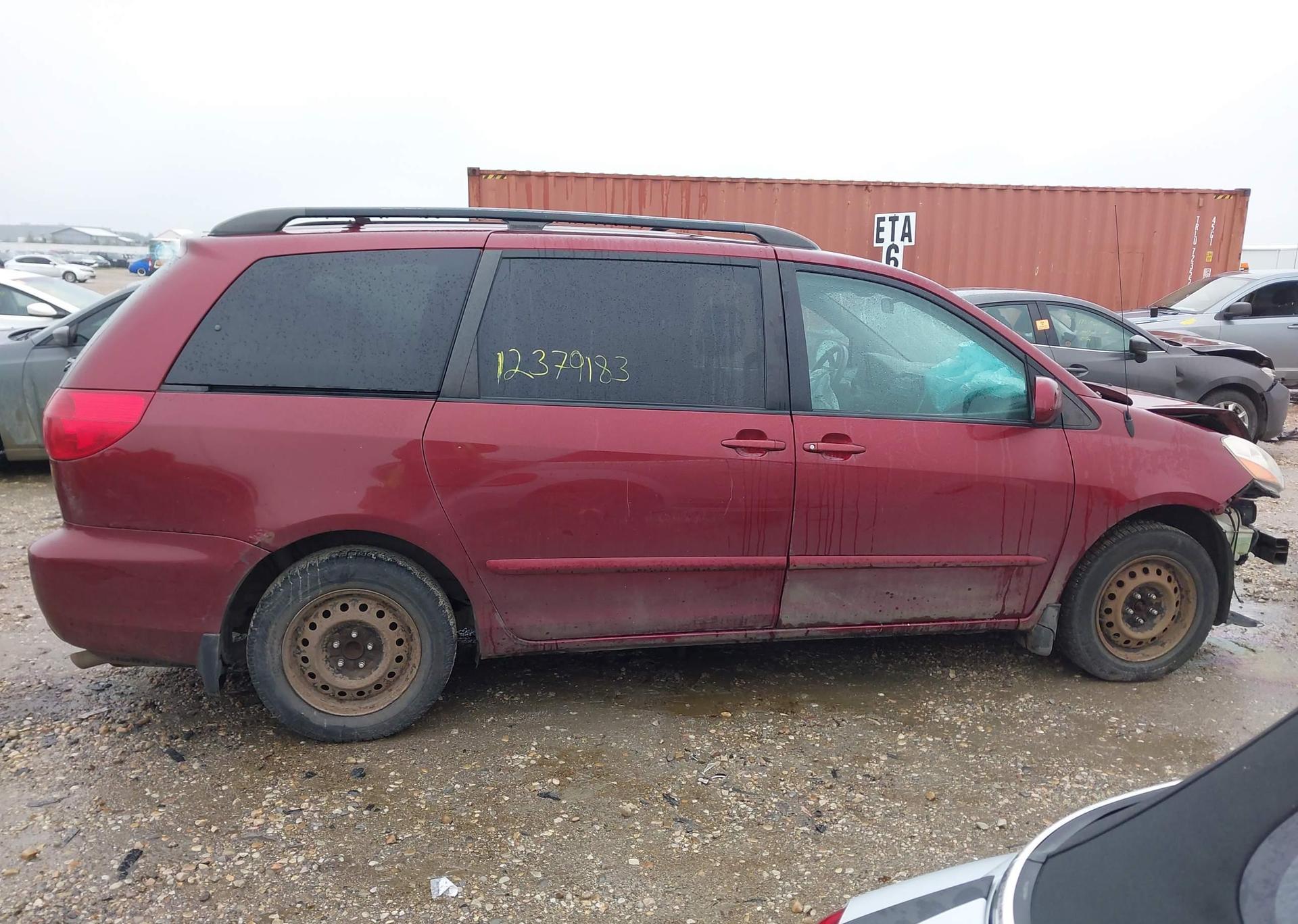 2006 TOYOTA SIENNA CE