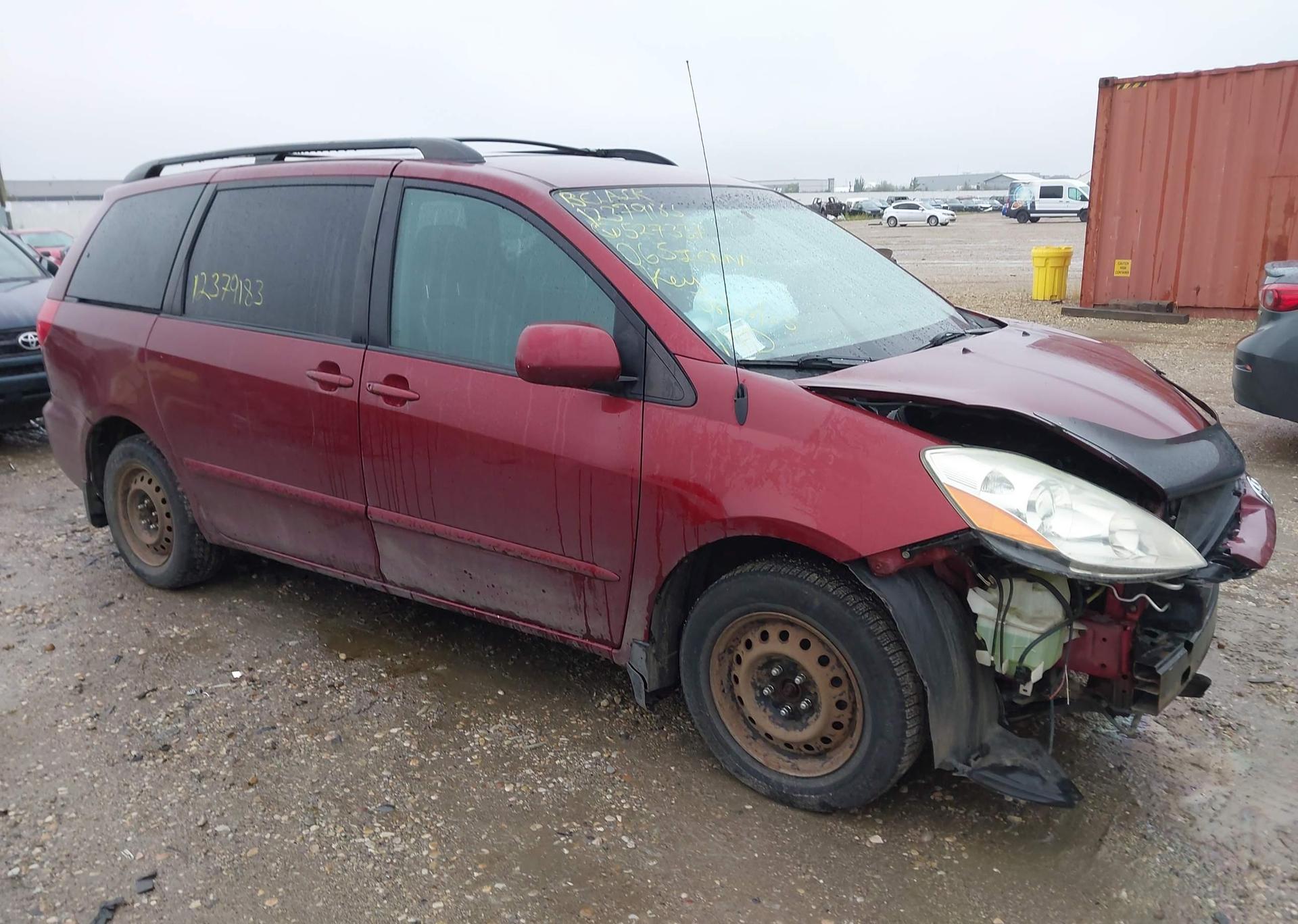 2006 TOYOTA SIENNA CE