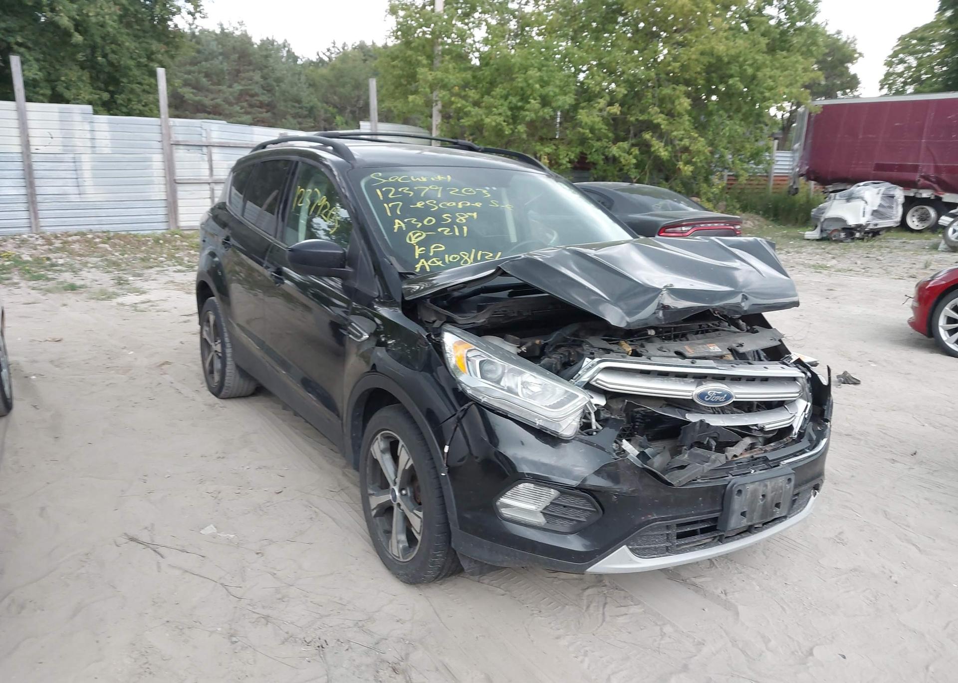 2017 FORD ESCAPE SE