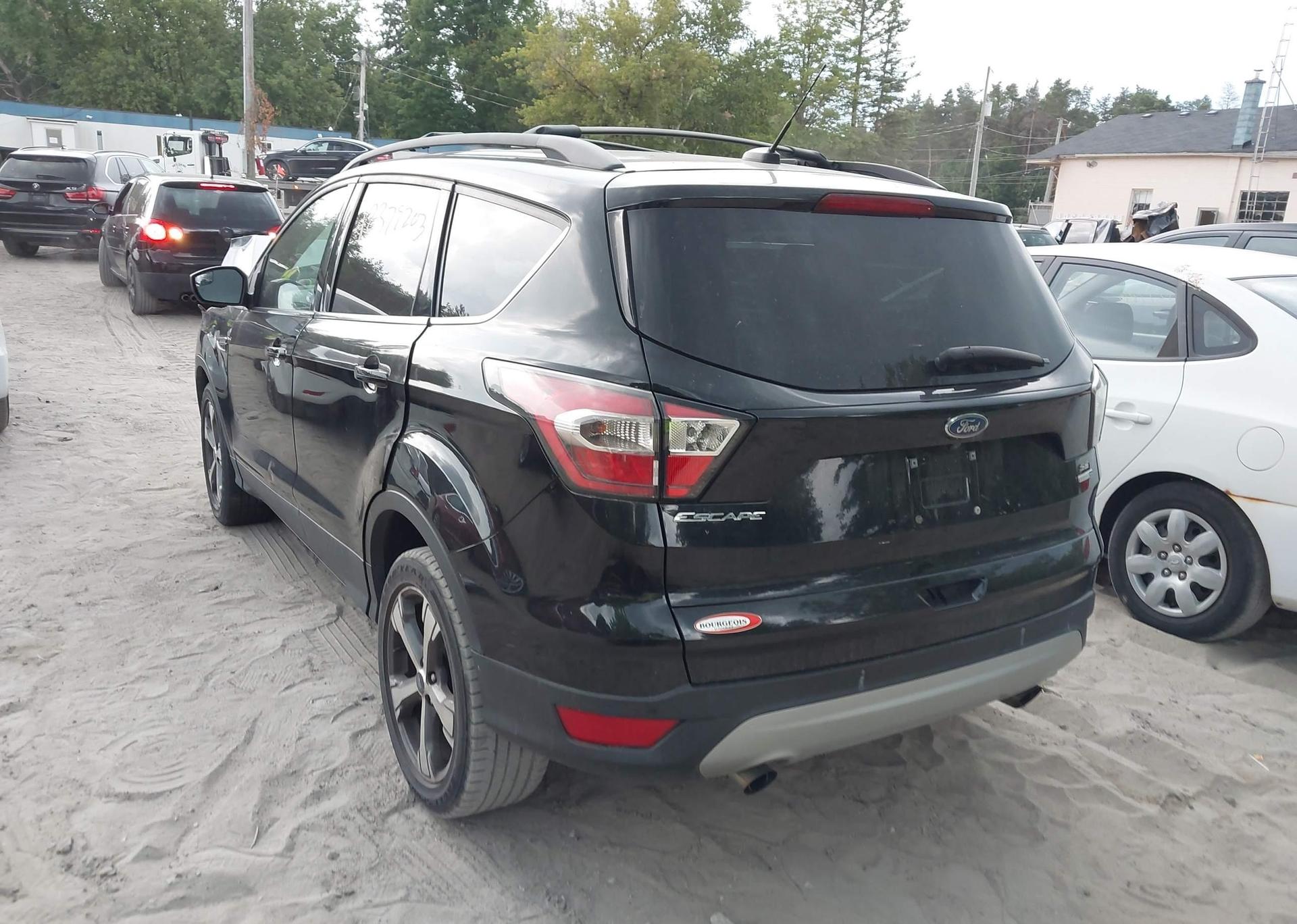 2017 FORD ESCAPE SE